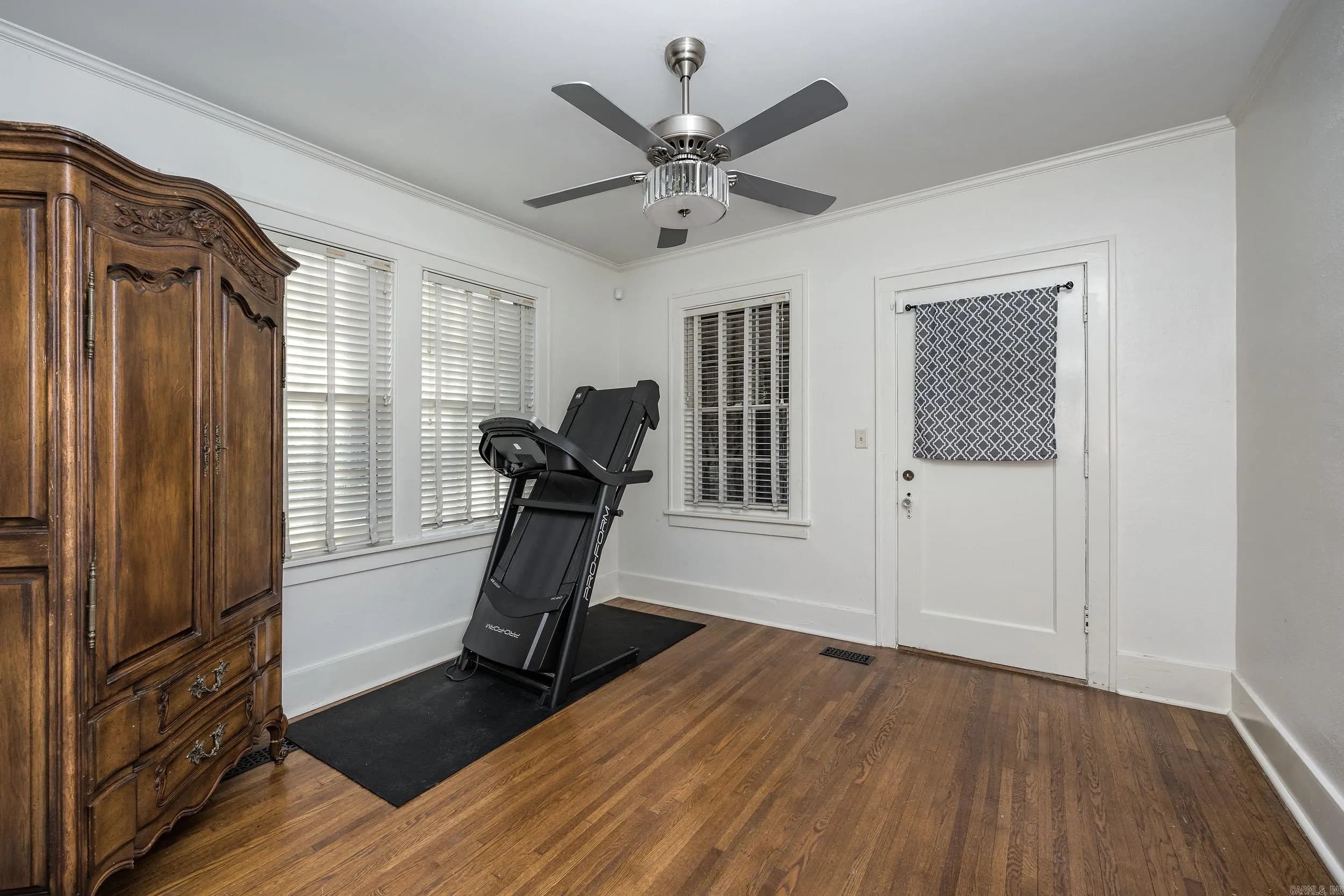 Property at 1801 N Jackson - Image 31