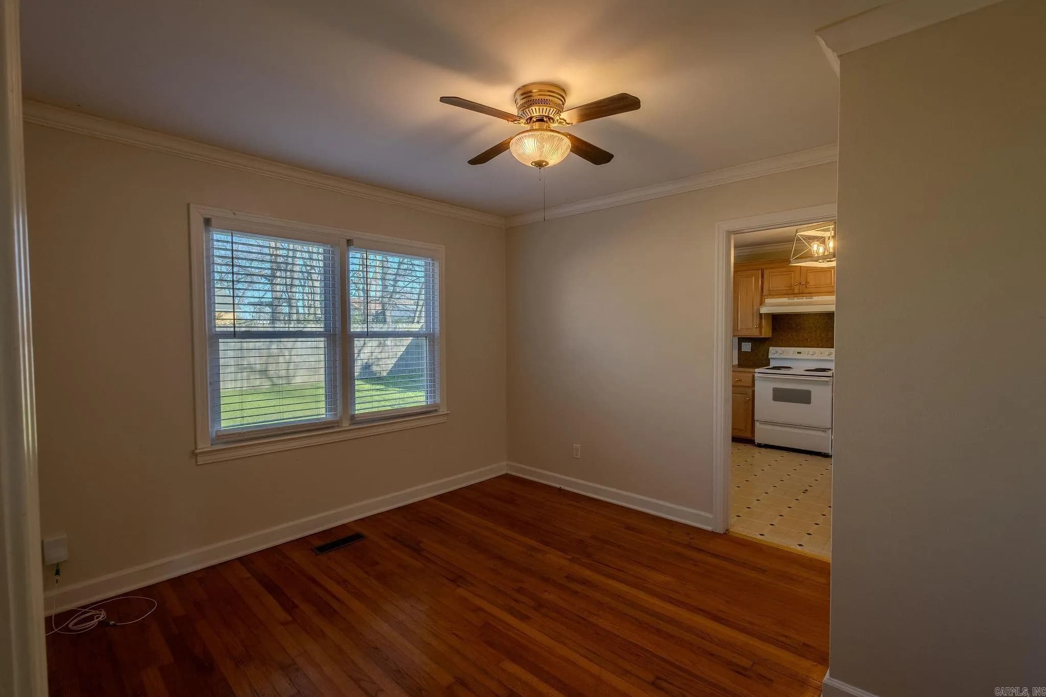 Property at 212  Gunn - Image 8