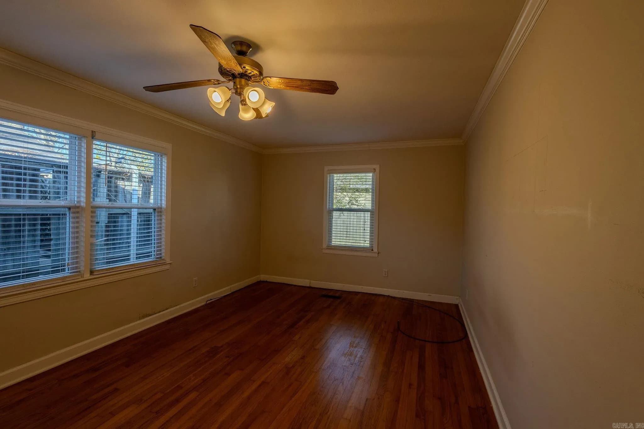 Property at 212  Gunn - Image 10