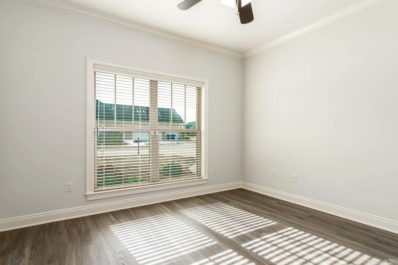 Property at 1625  Sylar - Image 24