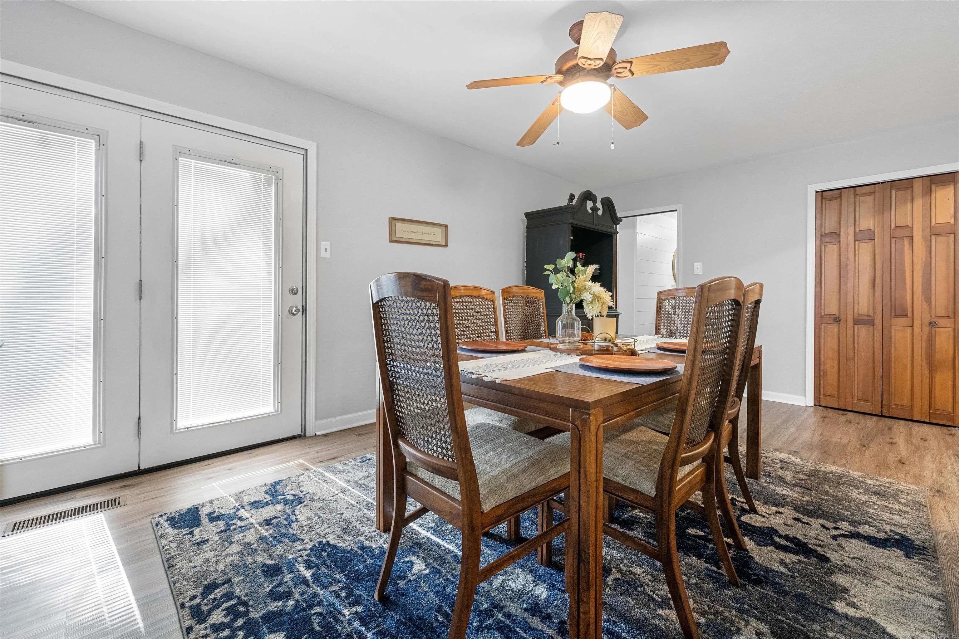 Property at 600  Sherwood - Image 16