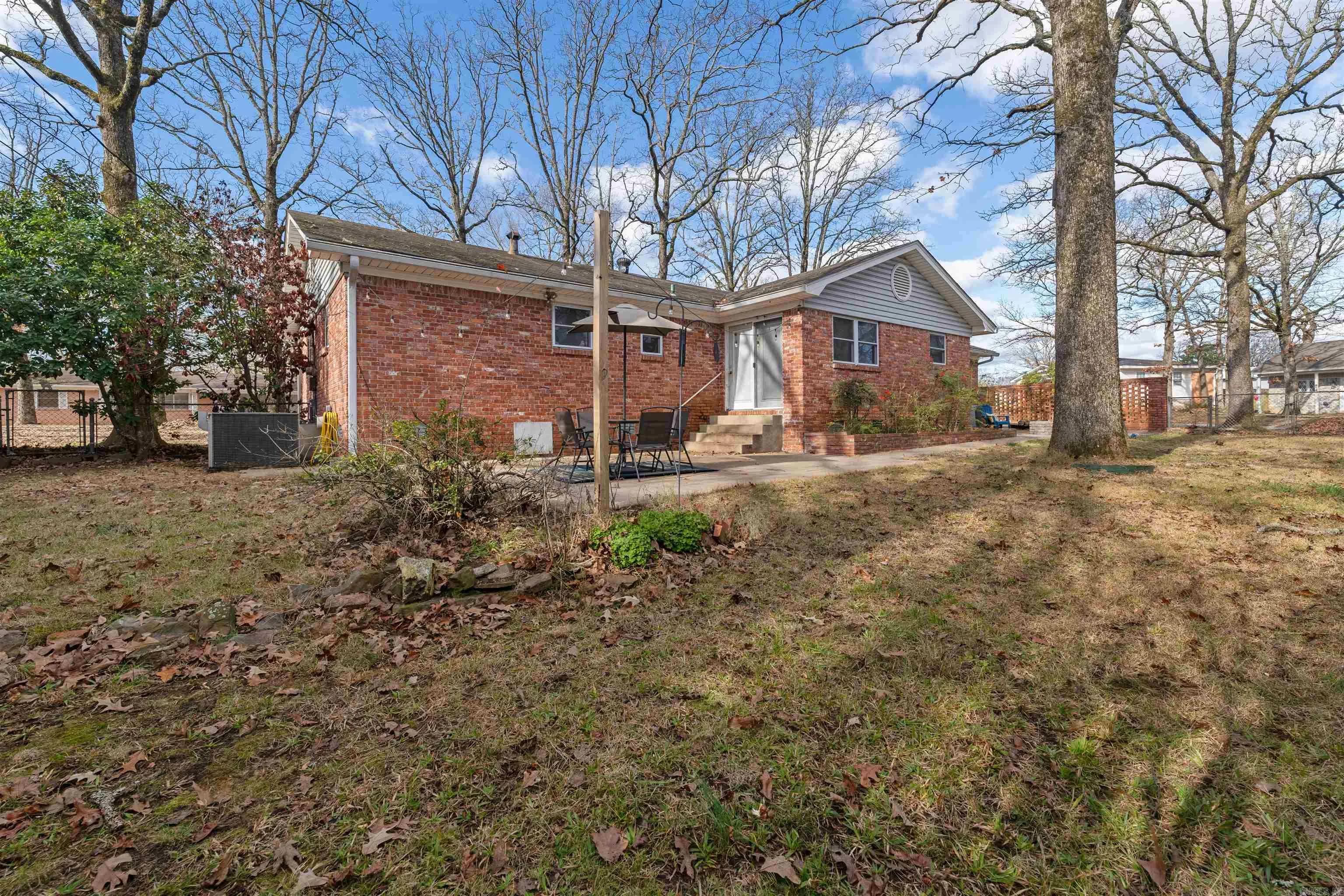 Property at 600  Sherwood - Image 32