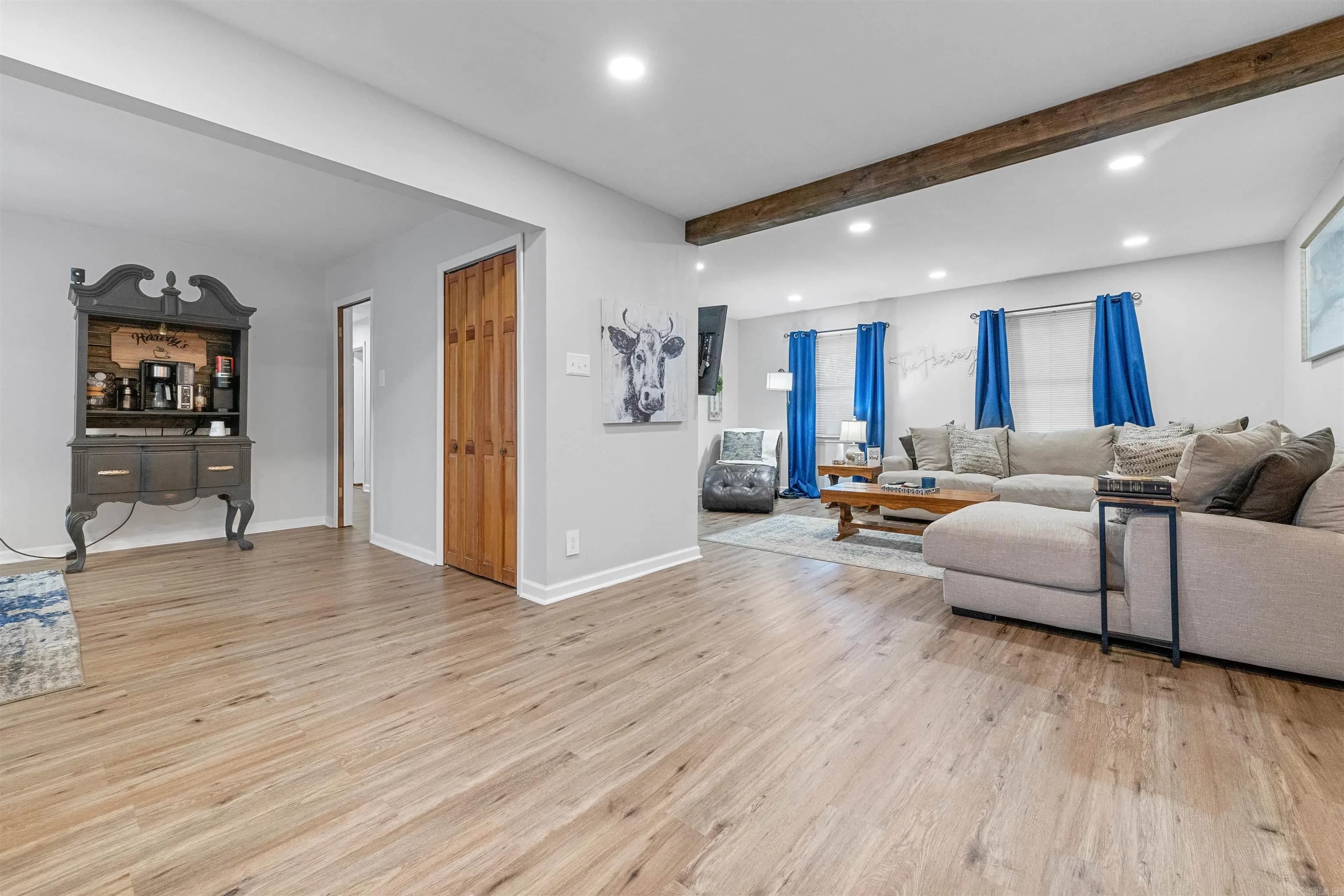 Property at 600  Sherwood - Image 8