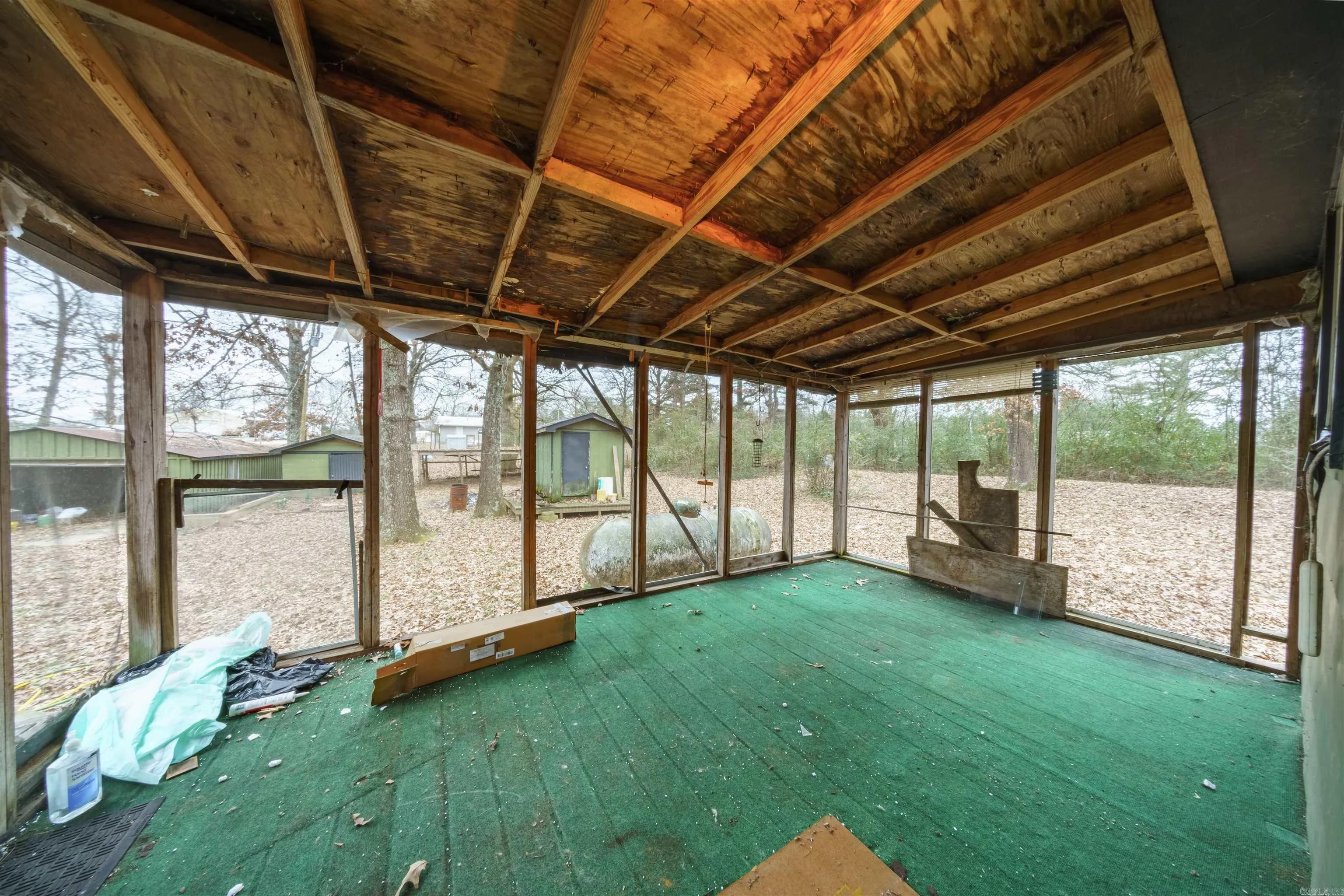 Property at 993 W River drive - Image 17