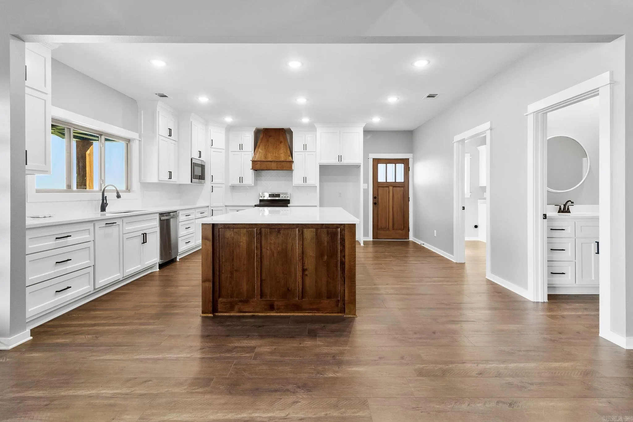 Property at 99  Sawyer road - Image 12