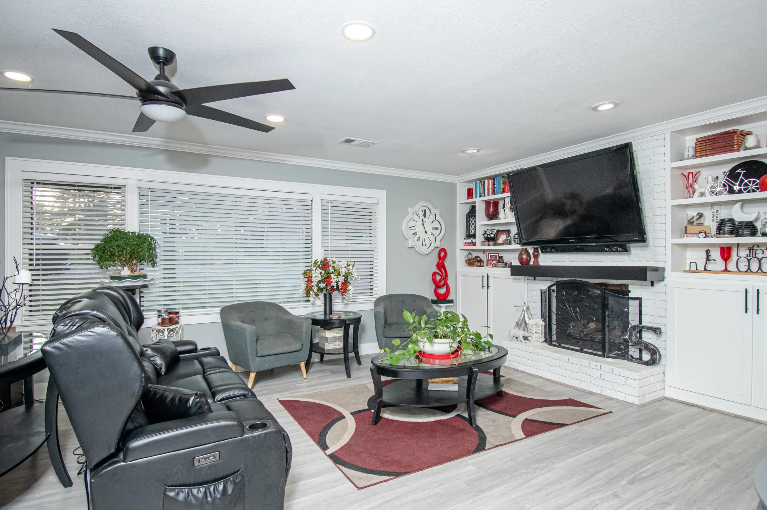 Property at 2411  Edgewood - Image 9