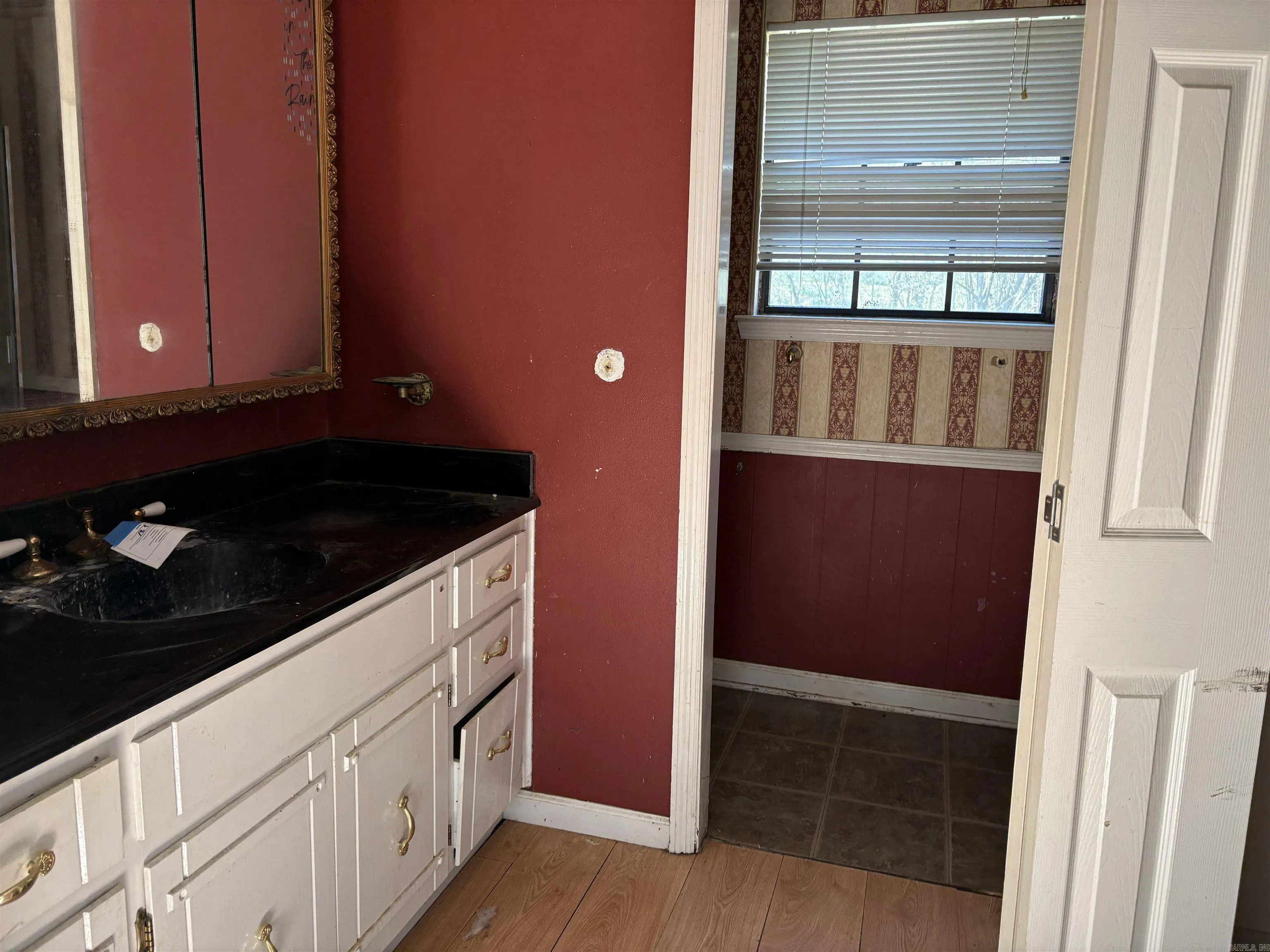 Property at 303  Beaconsfield - Image 20