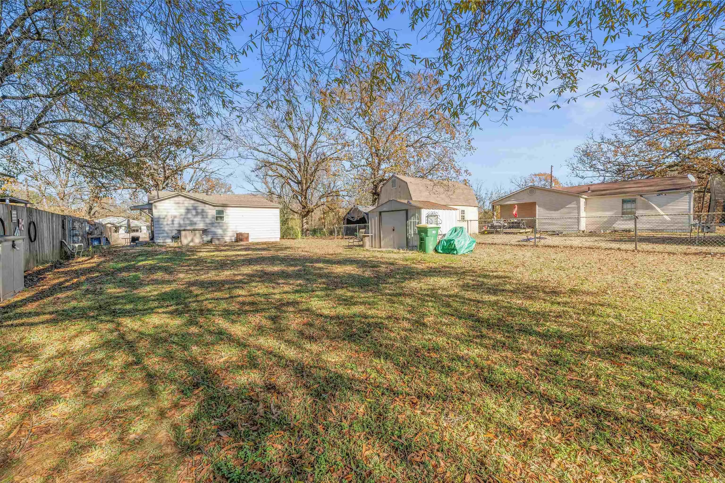 Property at 2001  Hatcher - Image 23