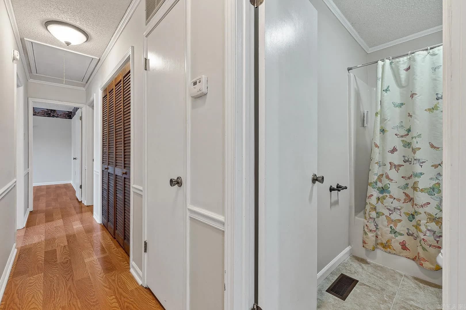Property at 3303  Redwood - Image 13