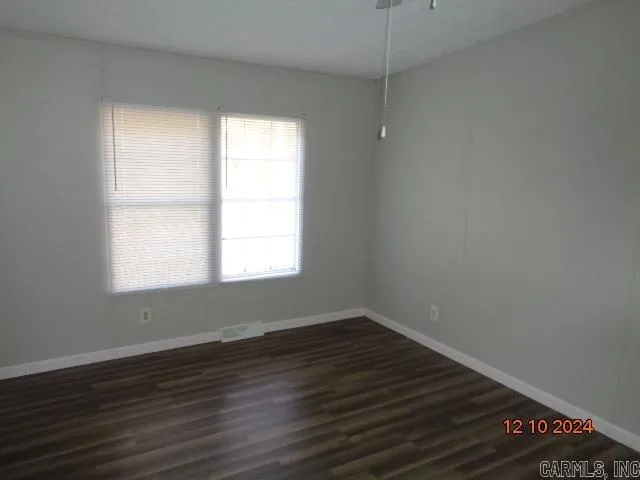 Property at 637  Alex - Image 14