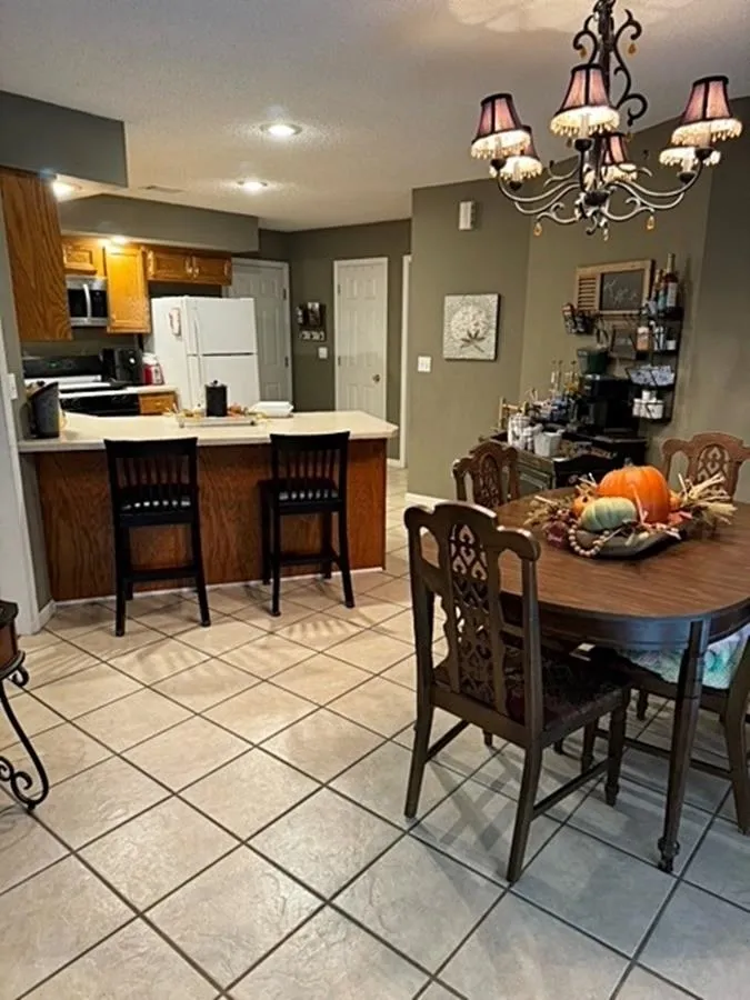 Property at 5922  Megan - Image 11