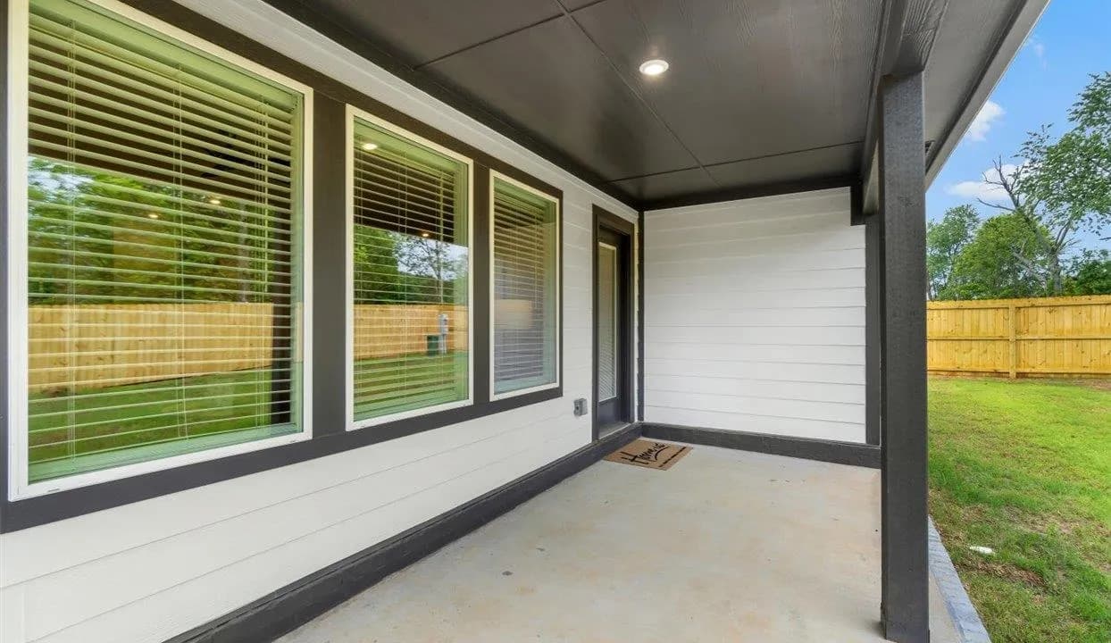 Property at 4348  Sloan - Image 22