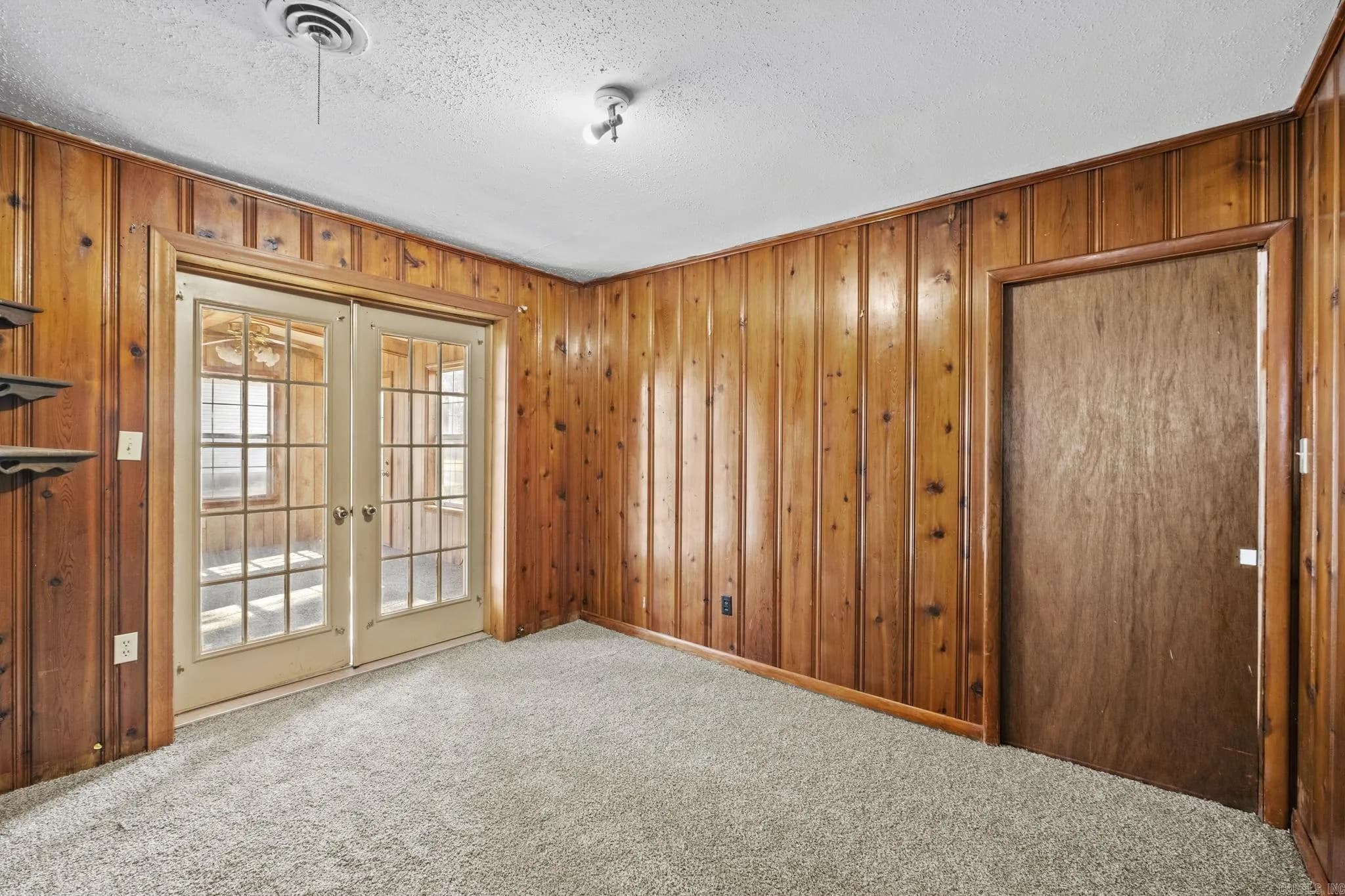 Property at 702 N Spruce - Image 18