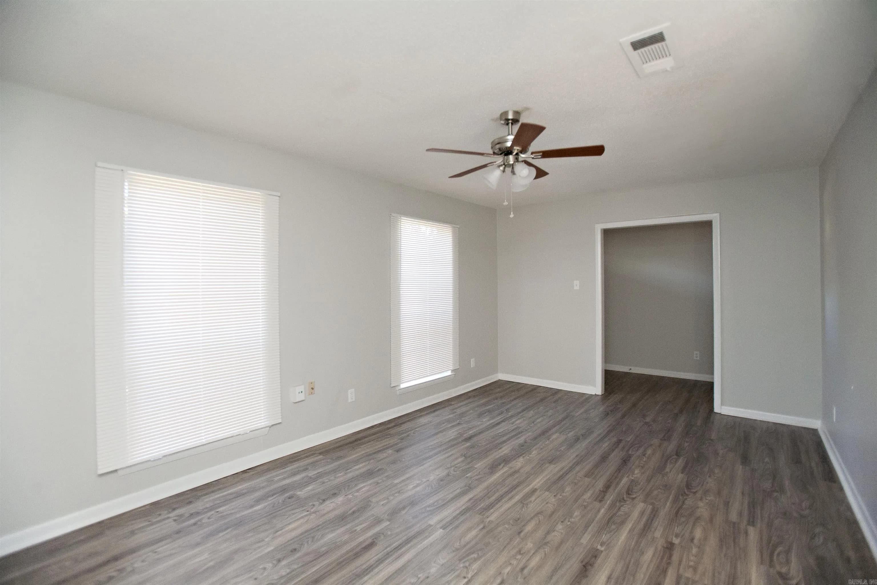 Property at 27 E Laramie dr - Image 2