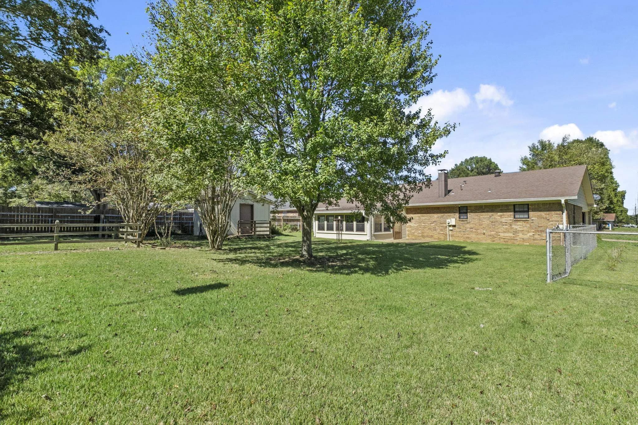 Property at 101  Liles - Image 37