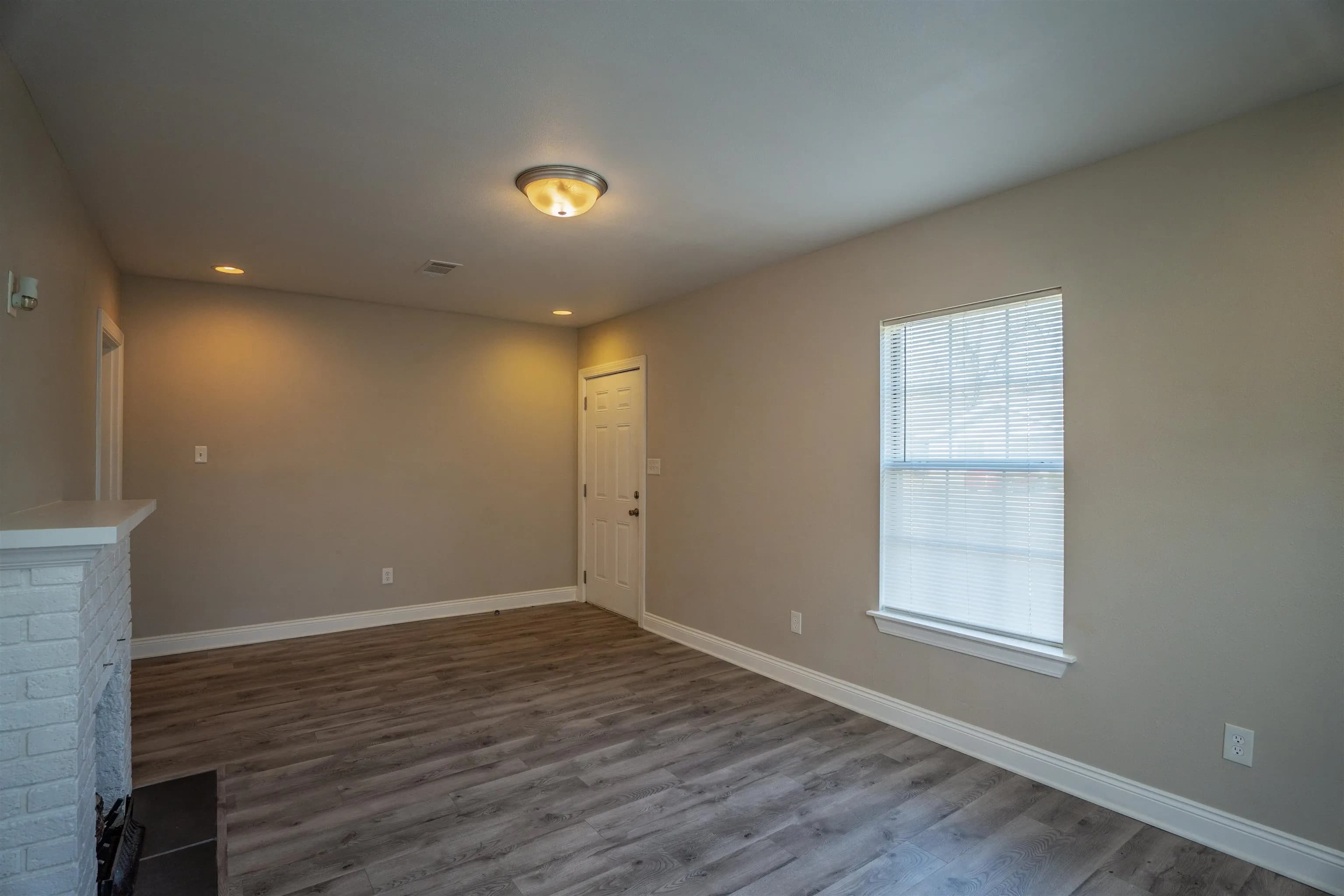 Property at 1408 W 18th - Image 5