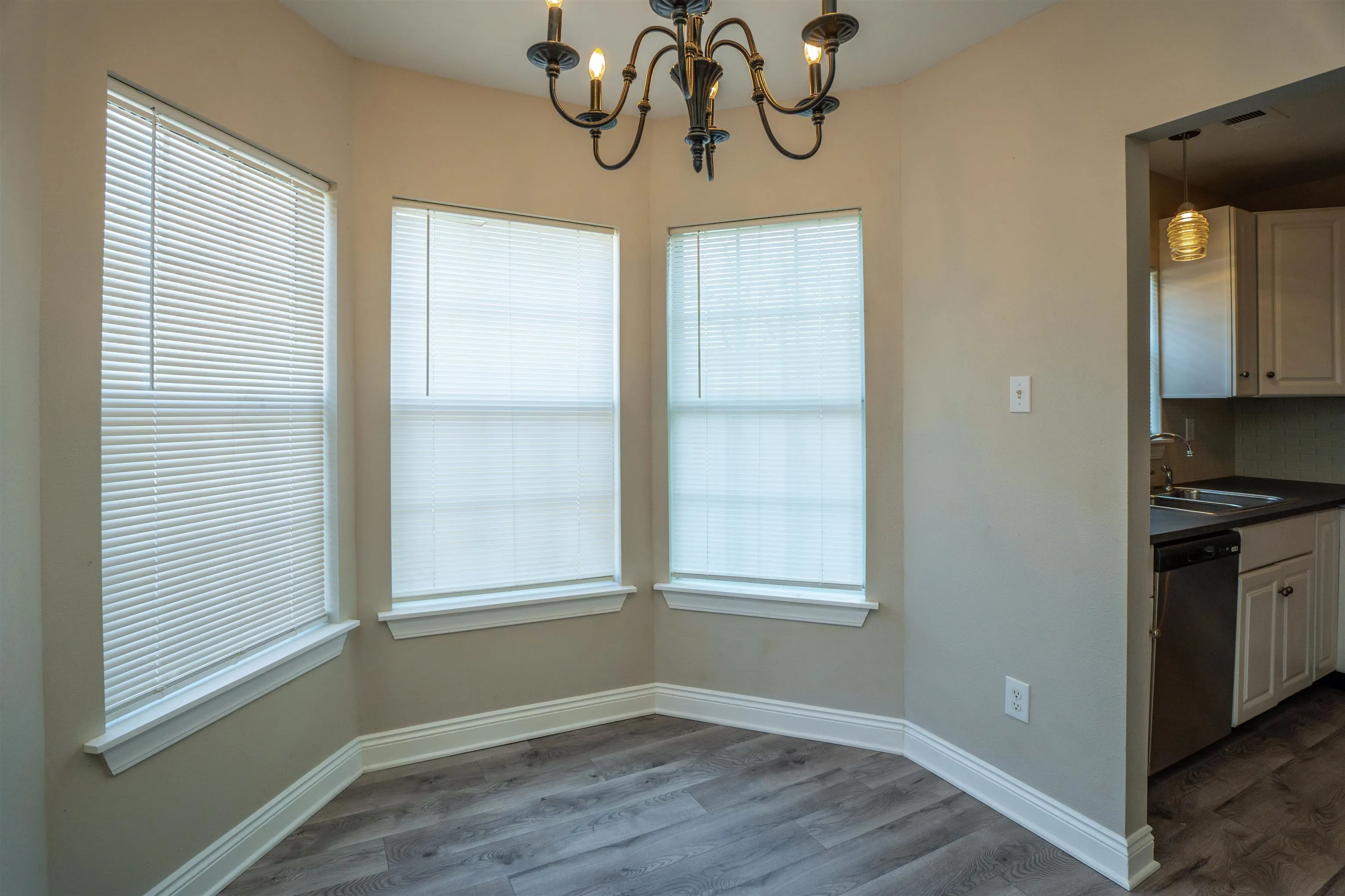 Property at 1408 W 18th - Image 6