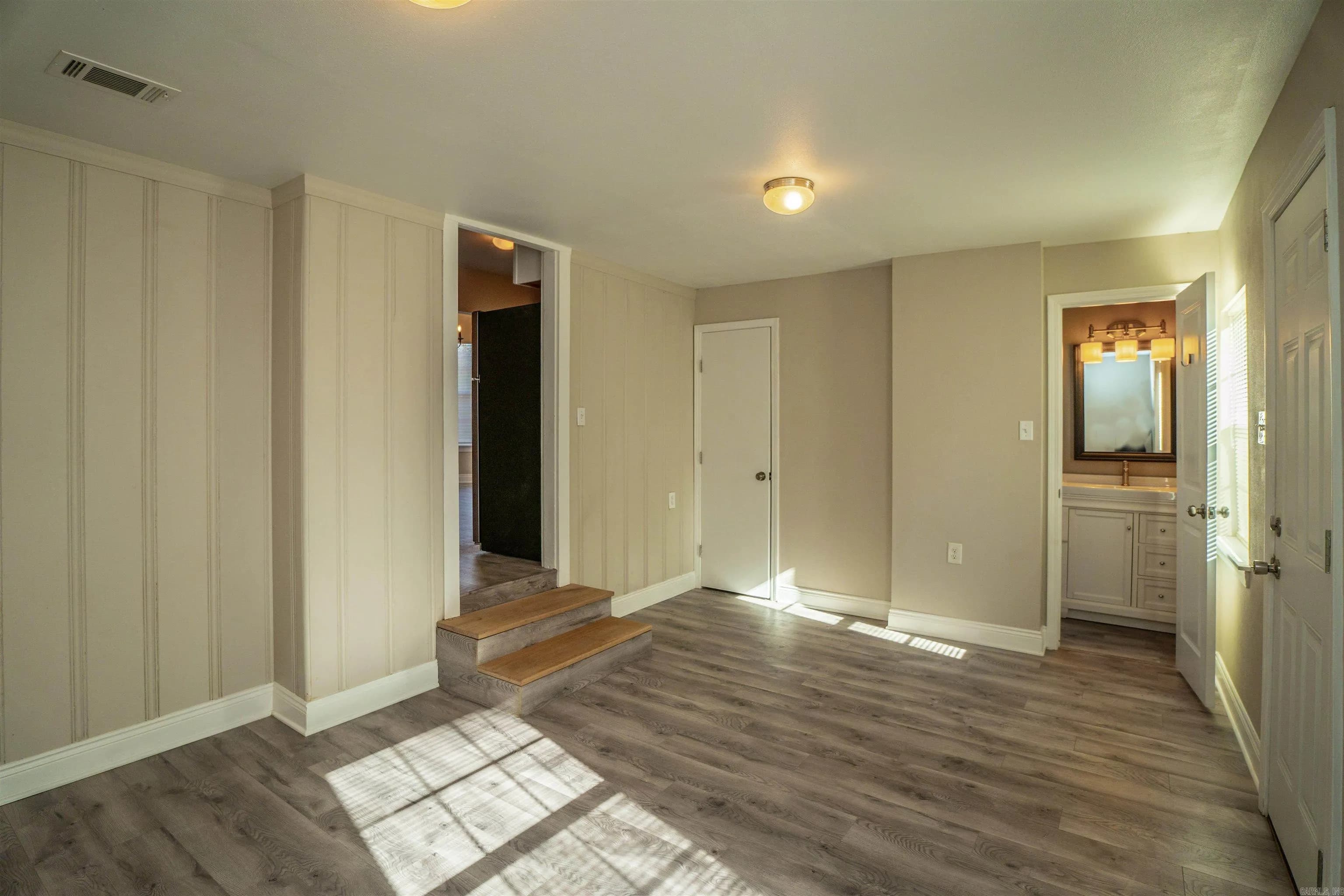 Property at 1408 W 18th - Image 20