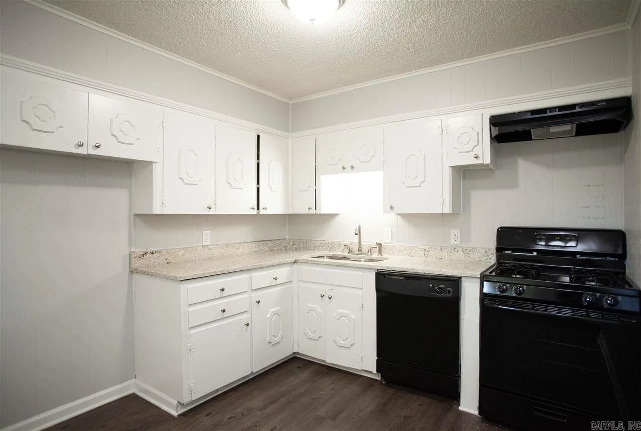 Property at 521  Dorothy - Image 5
