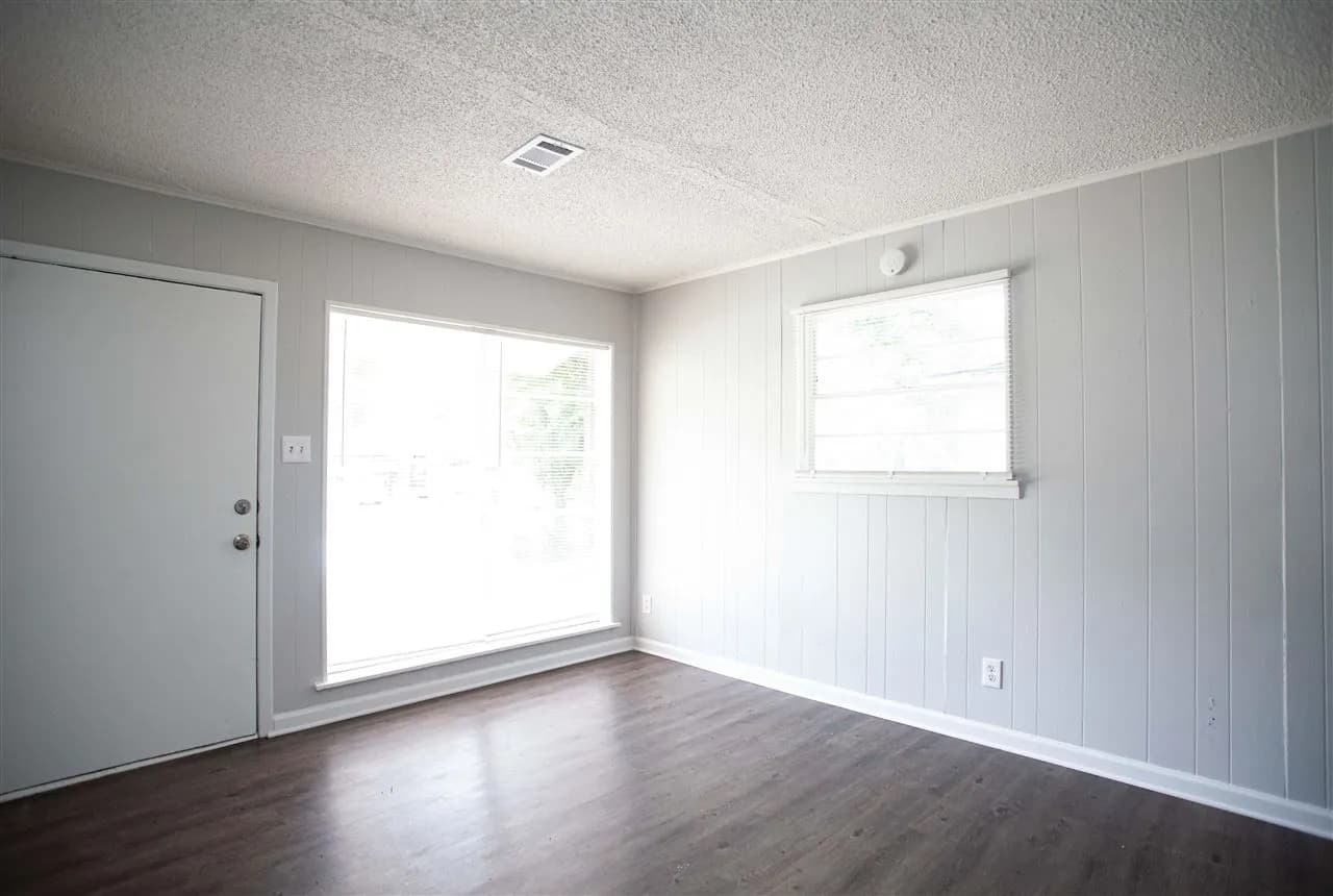 Property at 521  Dorothy - Image 3