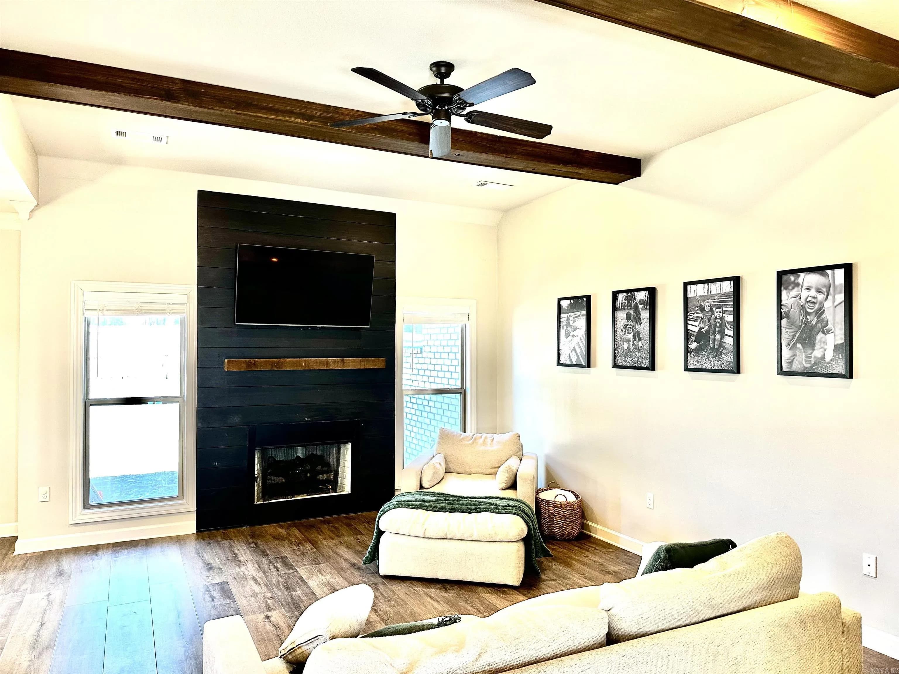 Property at 110 E Hill - Image 5