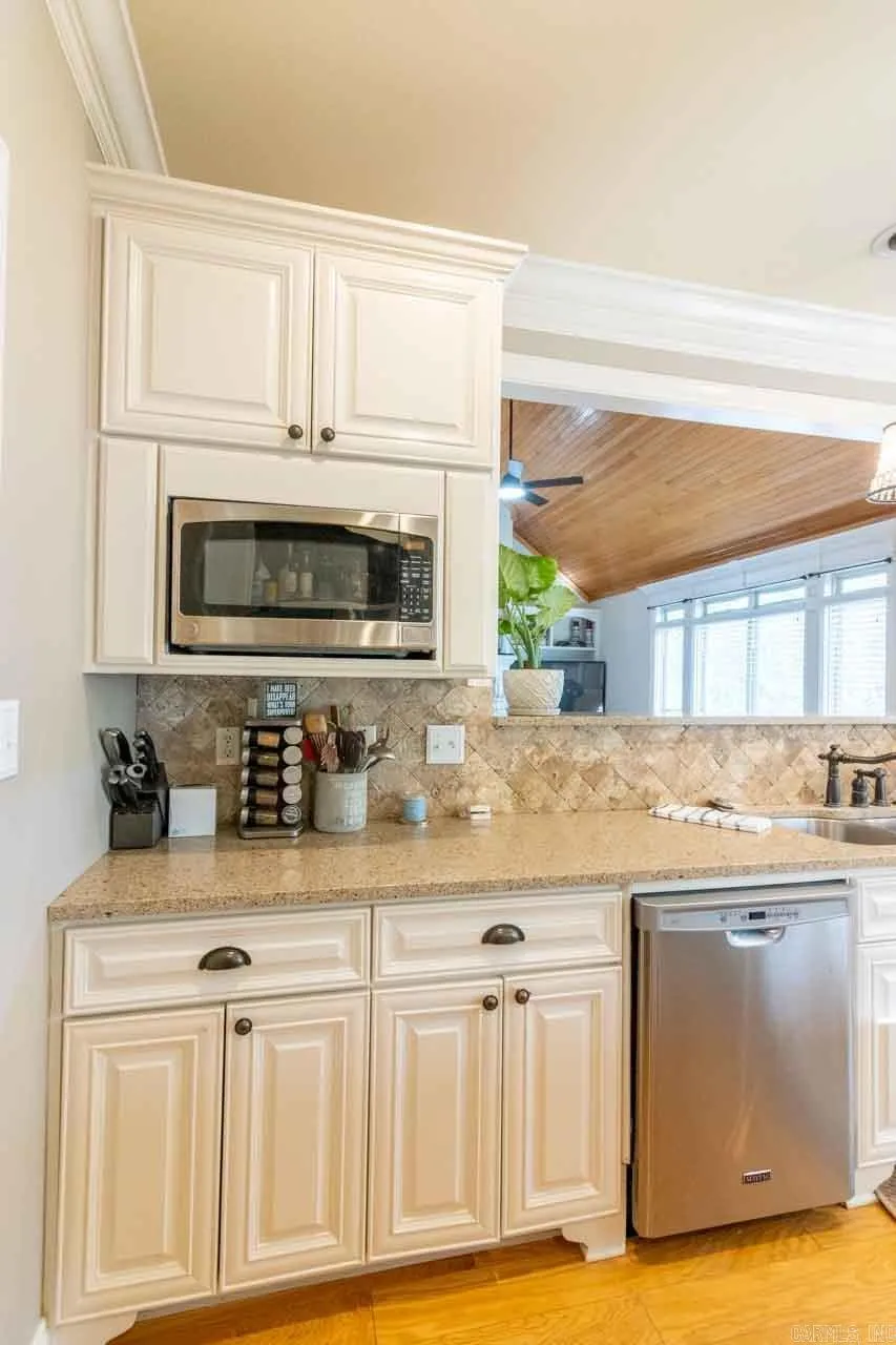 Property at 407  Greystone - Image 17