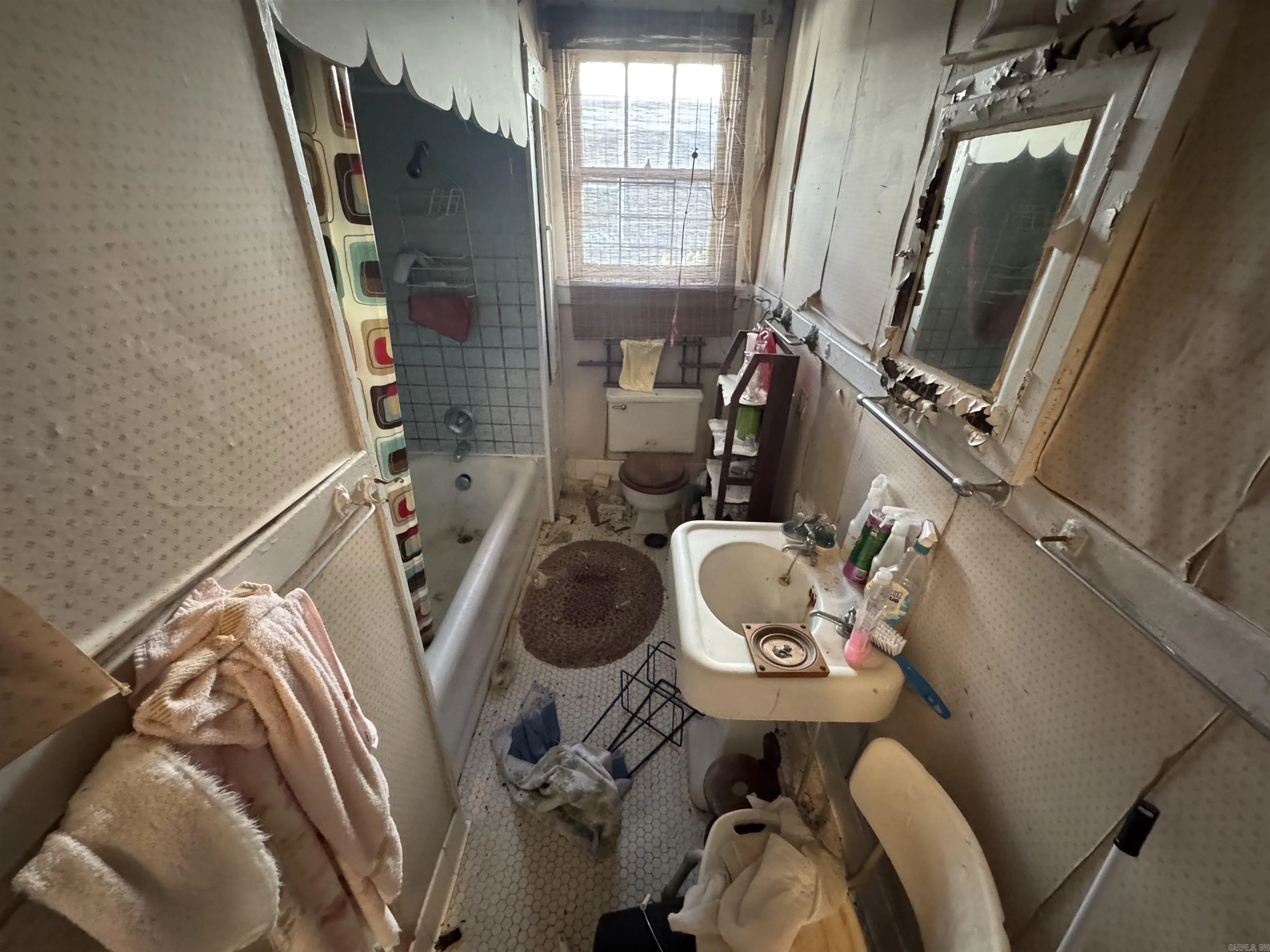 Property at 216 S Johnson - Image 11