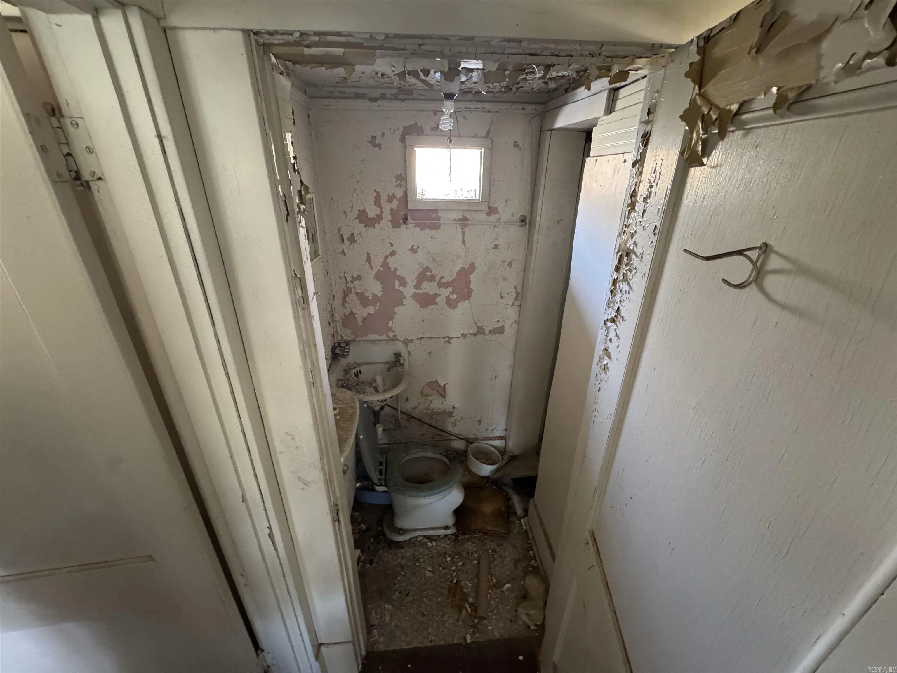 Property at 216 S Johnson - Image 13