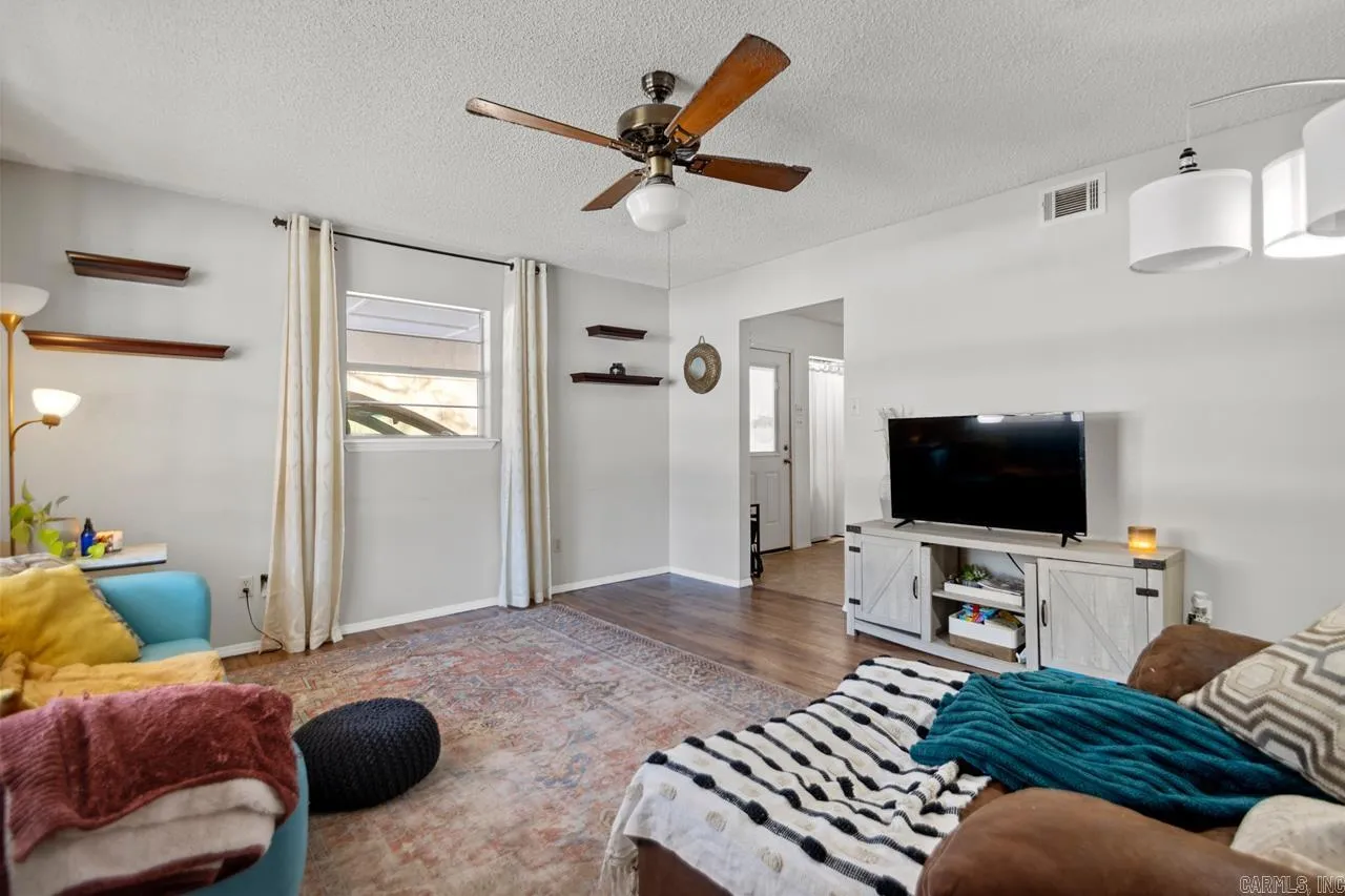 Property at 807  Rosewood - Image 7