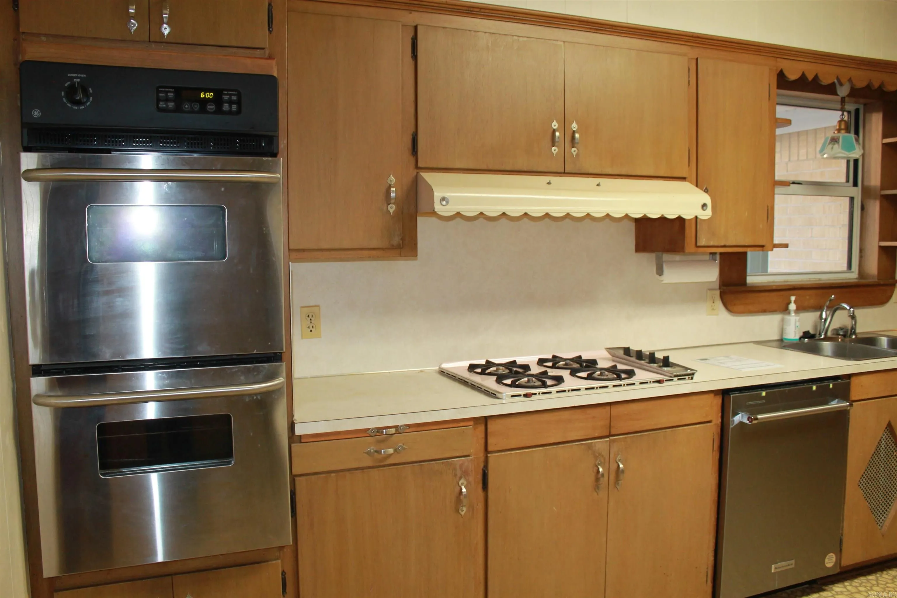 Property at 826  Palm drive - Image 8