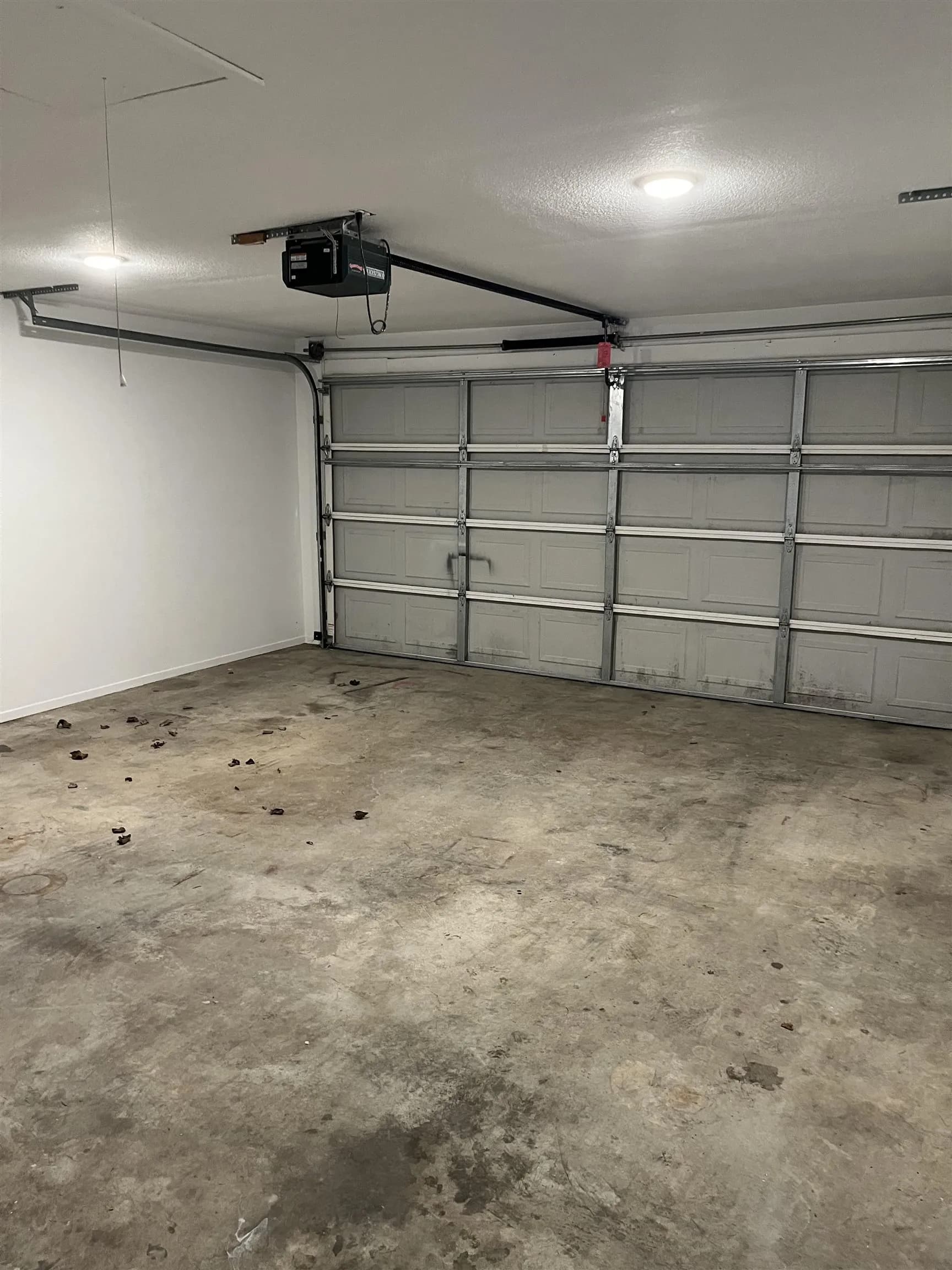 Property at 911  Silverleaf - Image 10