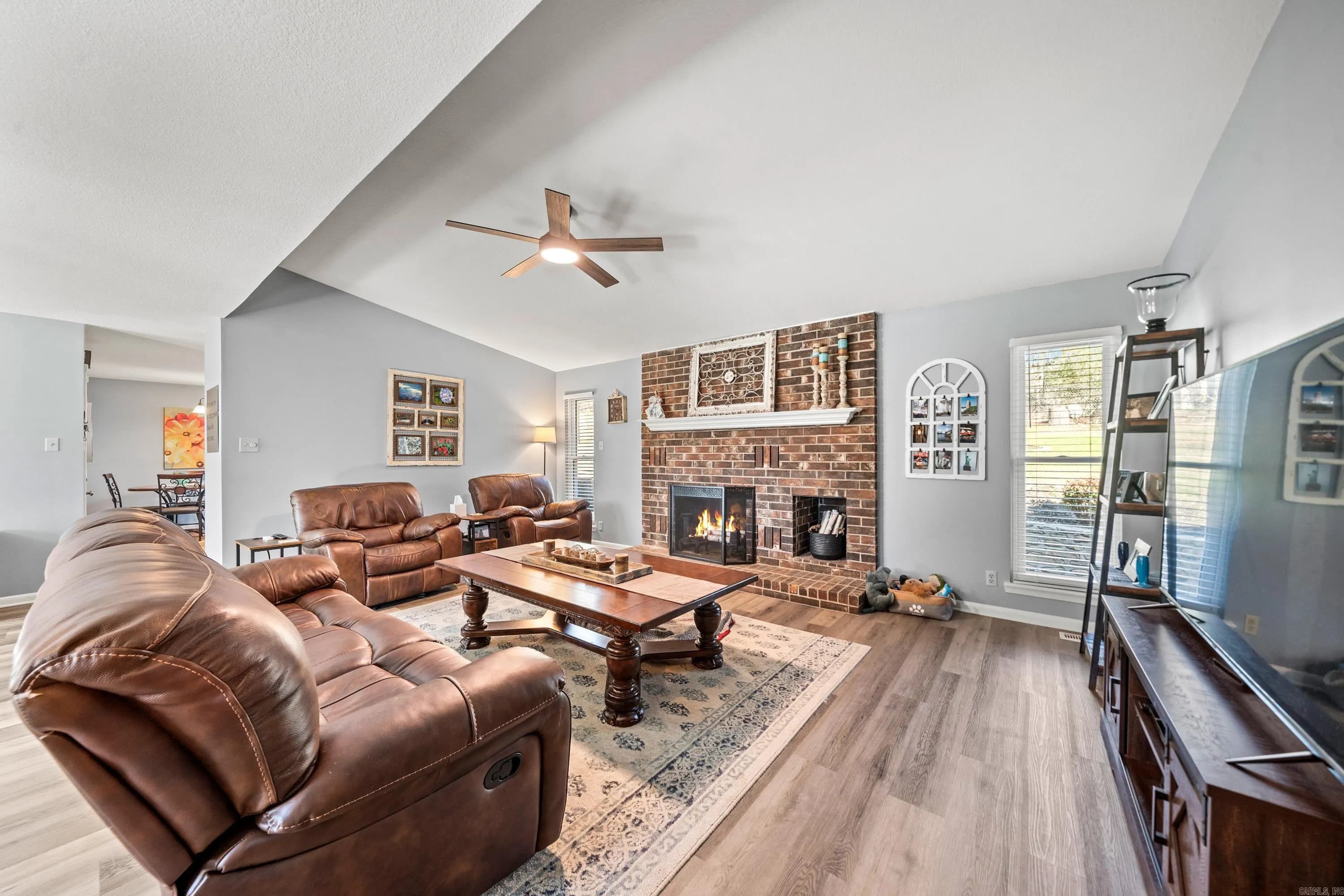 Property at 208  Alta vista - Image 9