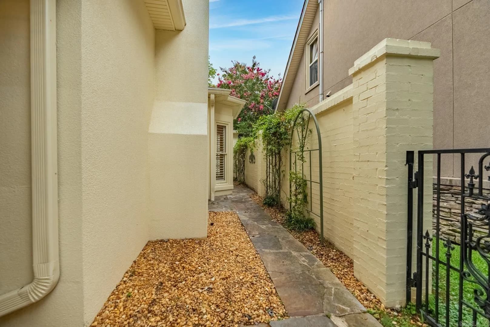 Property at 1809  River heights - Image 46