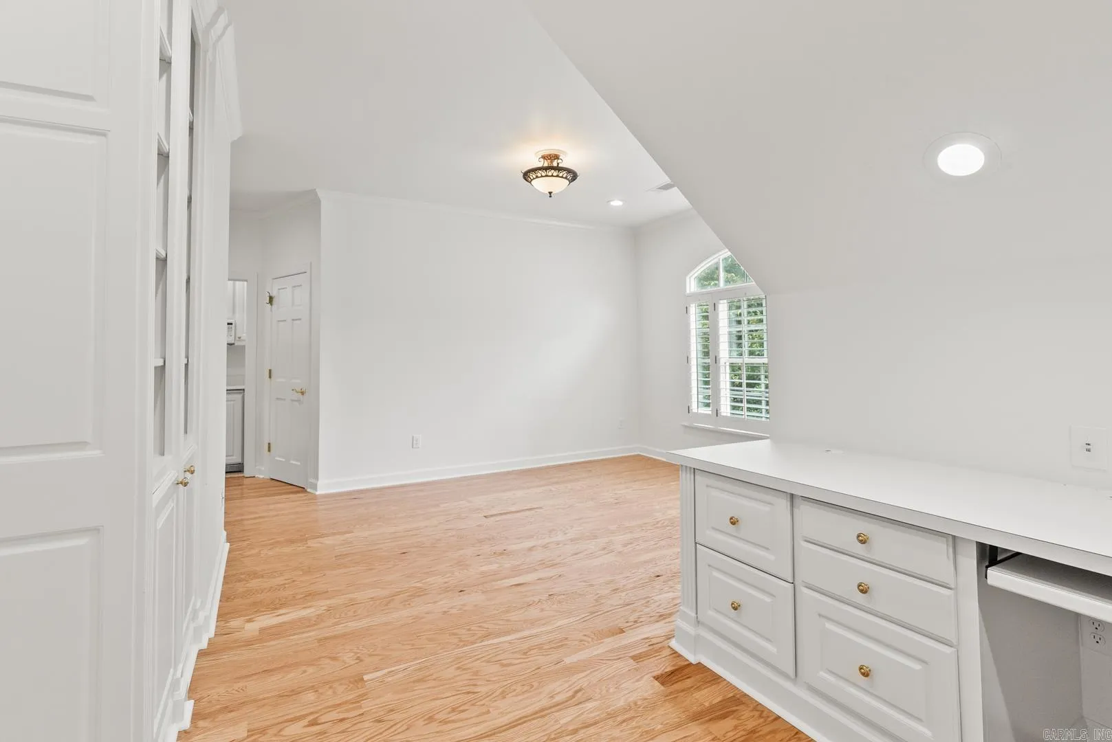 Property at 1809  River heights - Image 42