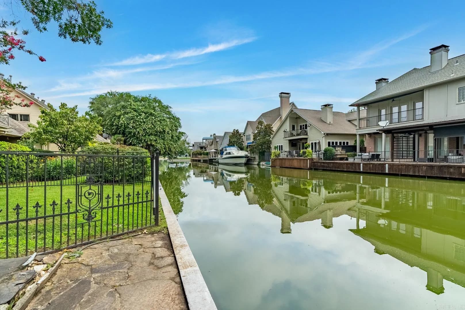 Property at 1809  River heights - Image 50