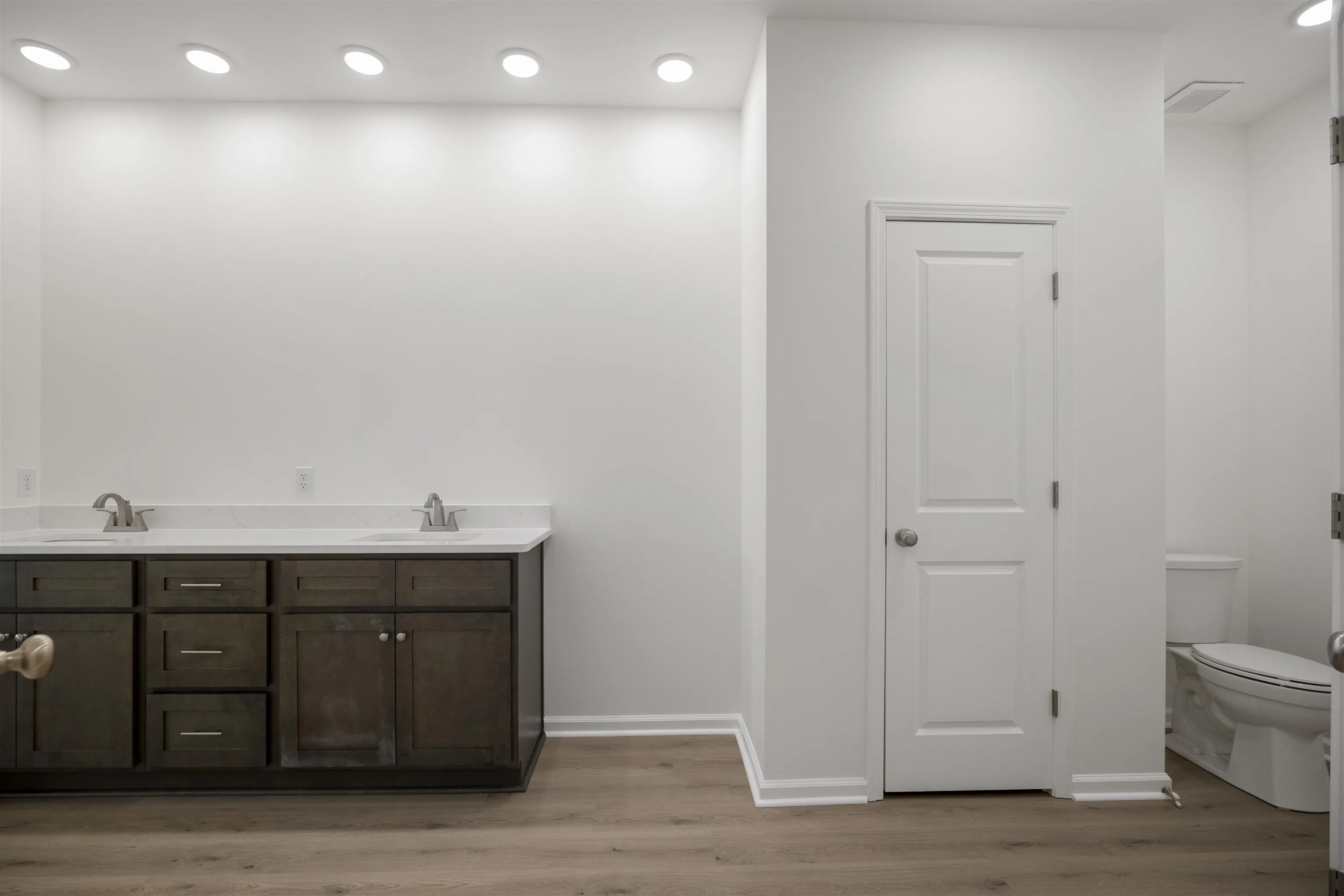 Property at 1810 N Oak - Image 26