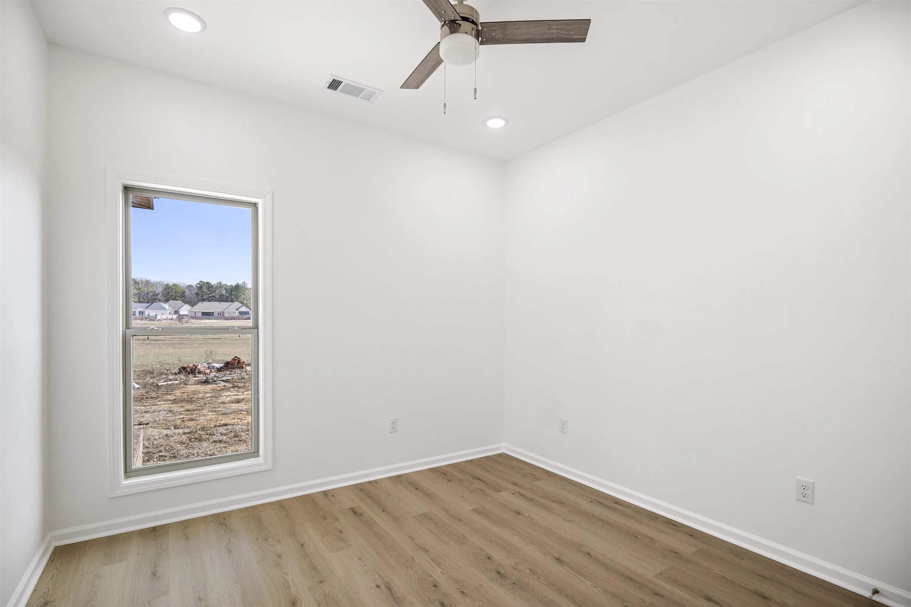 Property at 1810 N Oak - Image 19