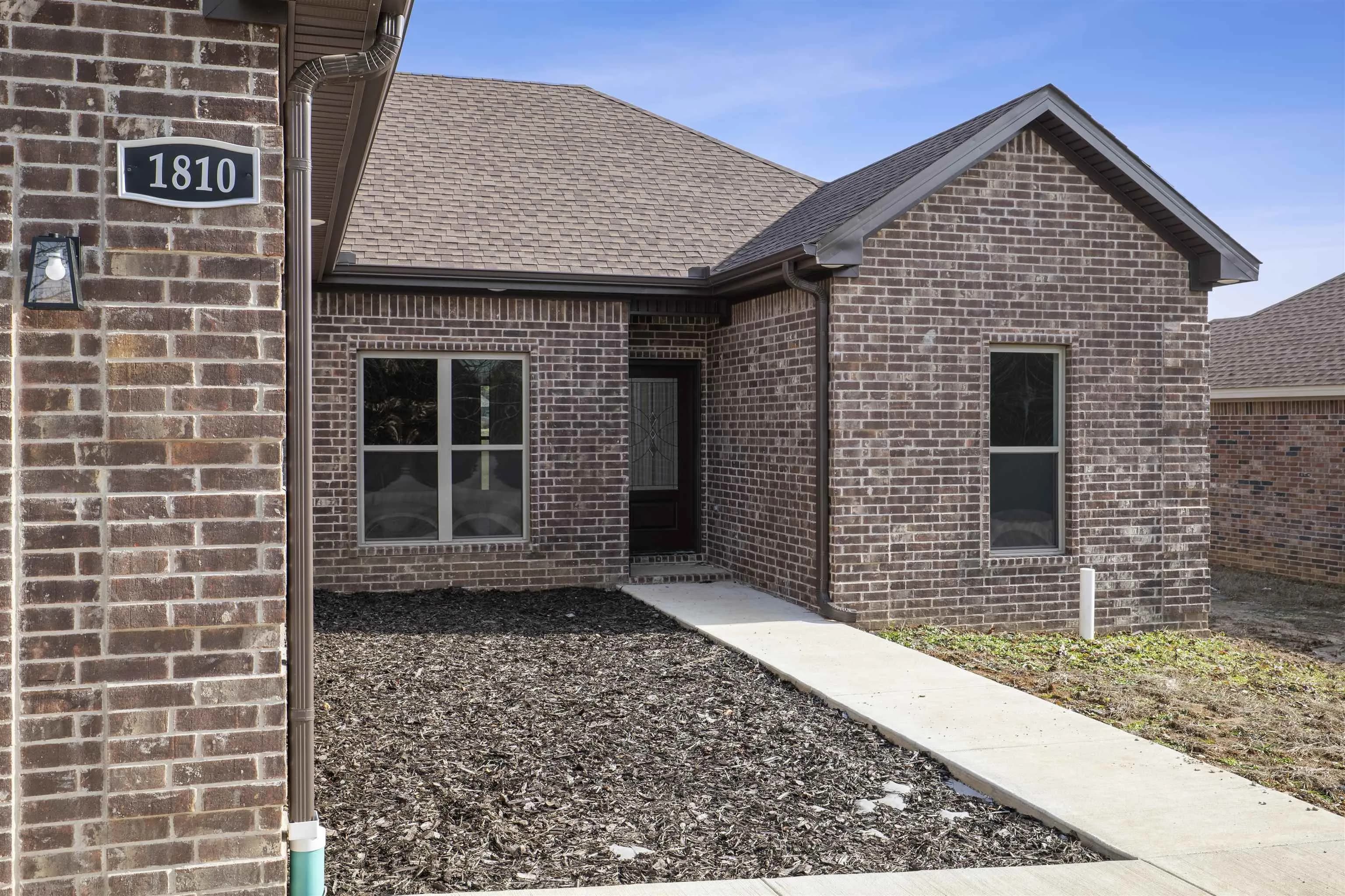Property at 1810 N Oak - Image 4