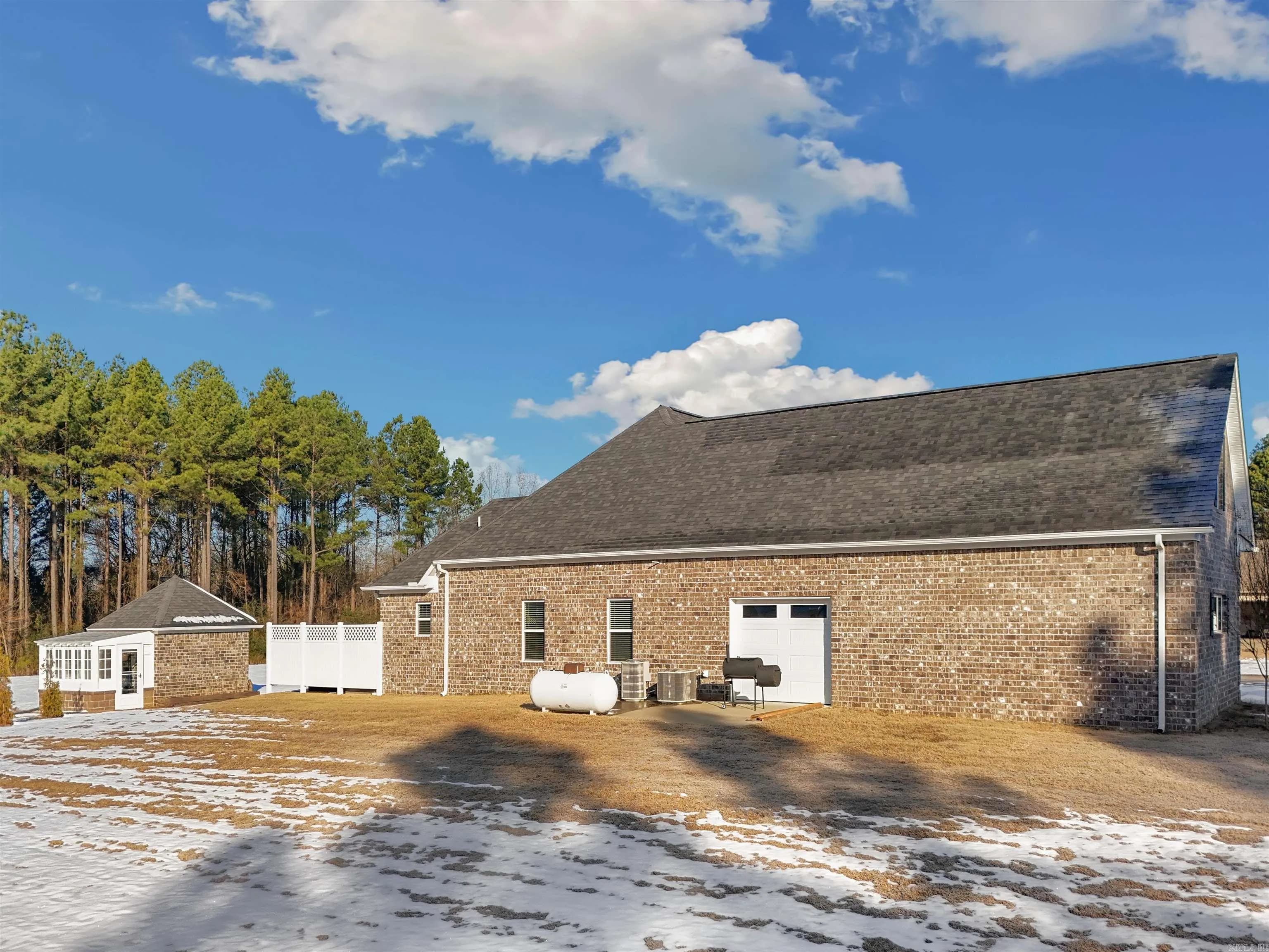 Property at 104  Paiger - Image 23