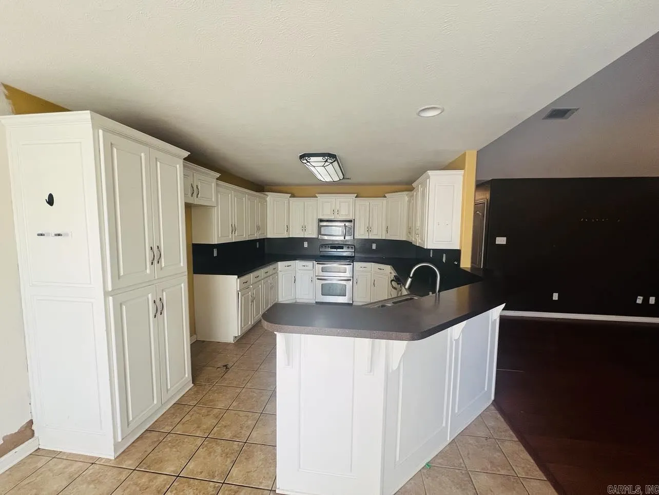 Property at 2102  Duane - Image 11