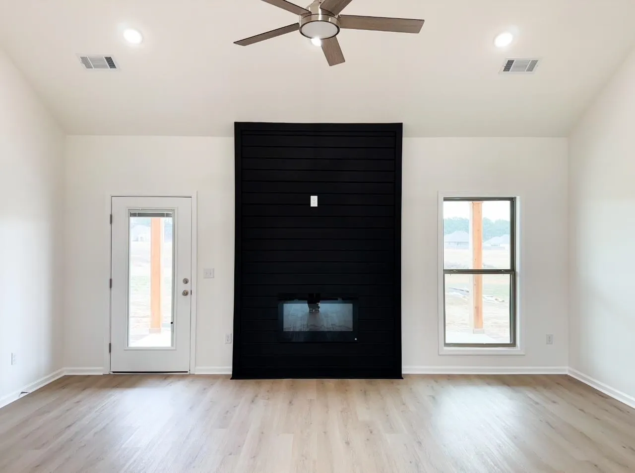 Property at 1808 N Oak - Image 4