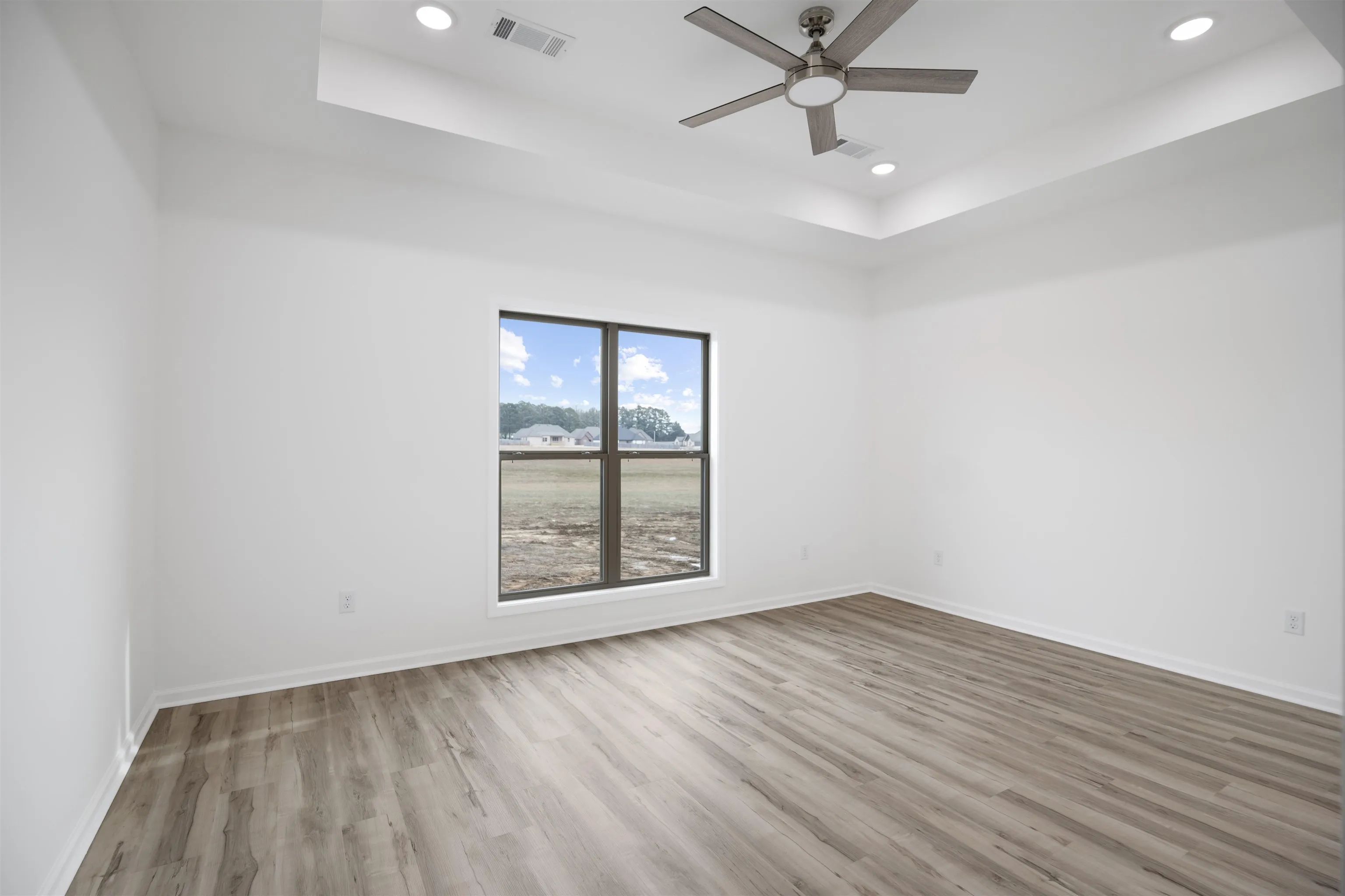 Property at 1808 N Oak - Image 18