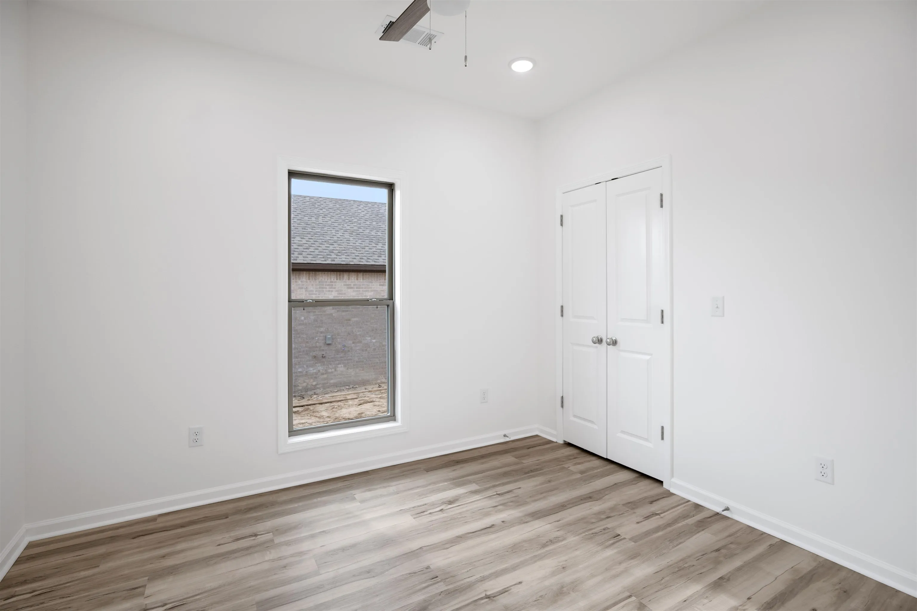 Property at 1808 N Oak - Image 15