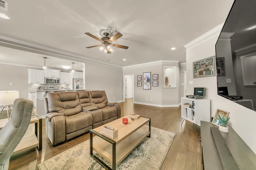 Property at 13  Marlin - Image 10