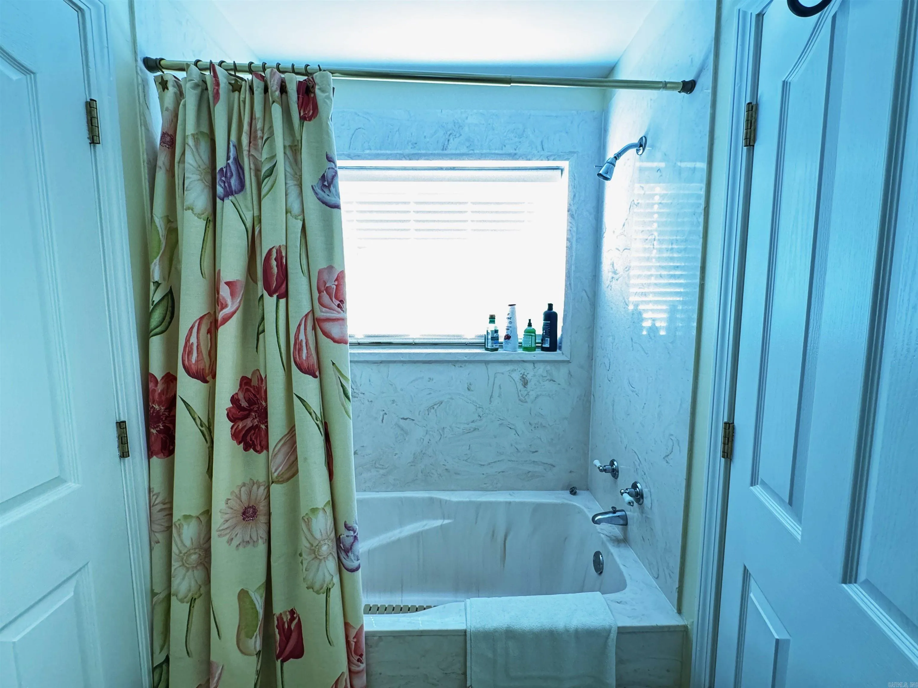 Property at 1812  Karen - Image 30