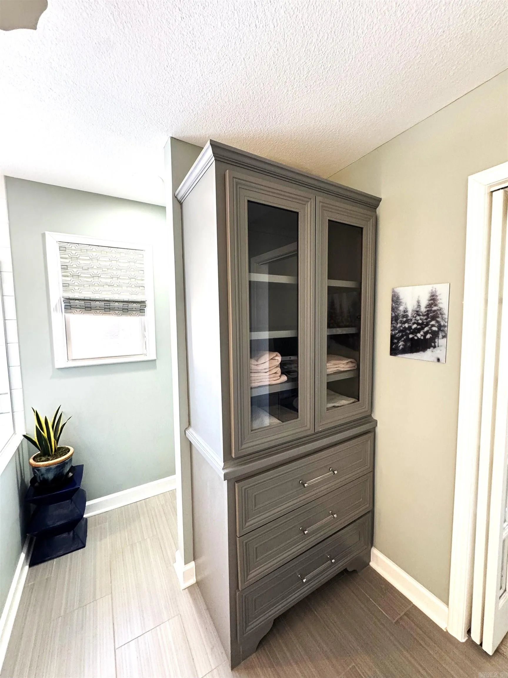 Property at 1812  Karen - Image 23