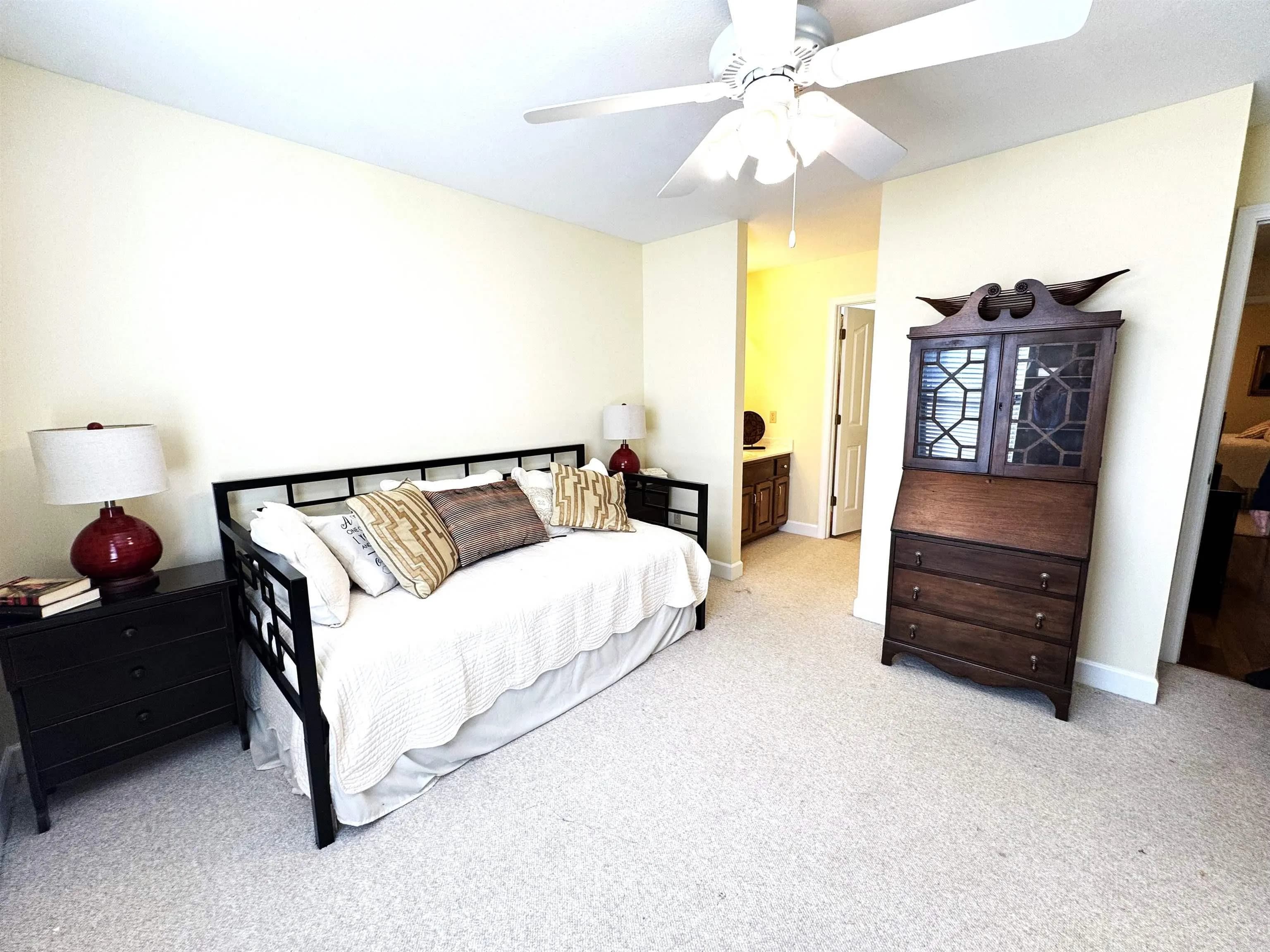 Property at 1812  Karen - Image 34
