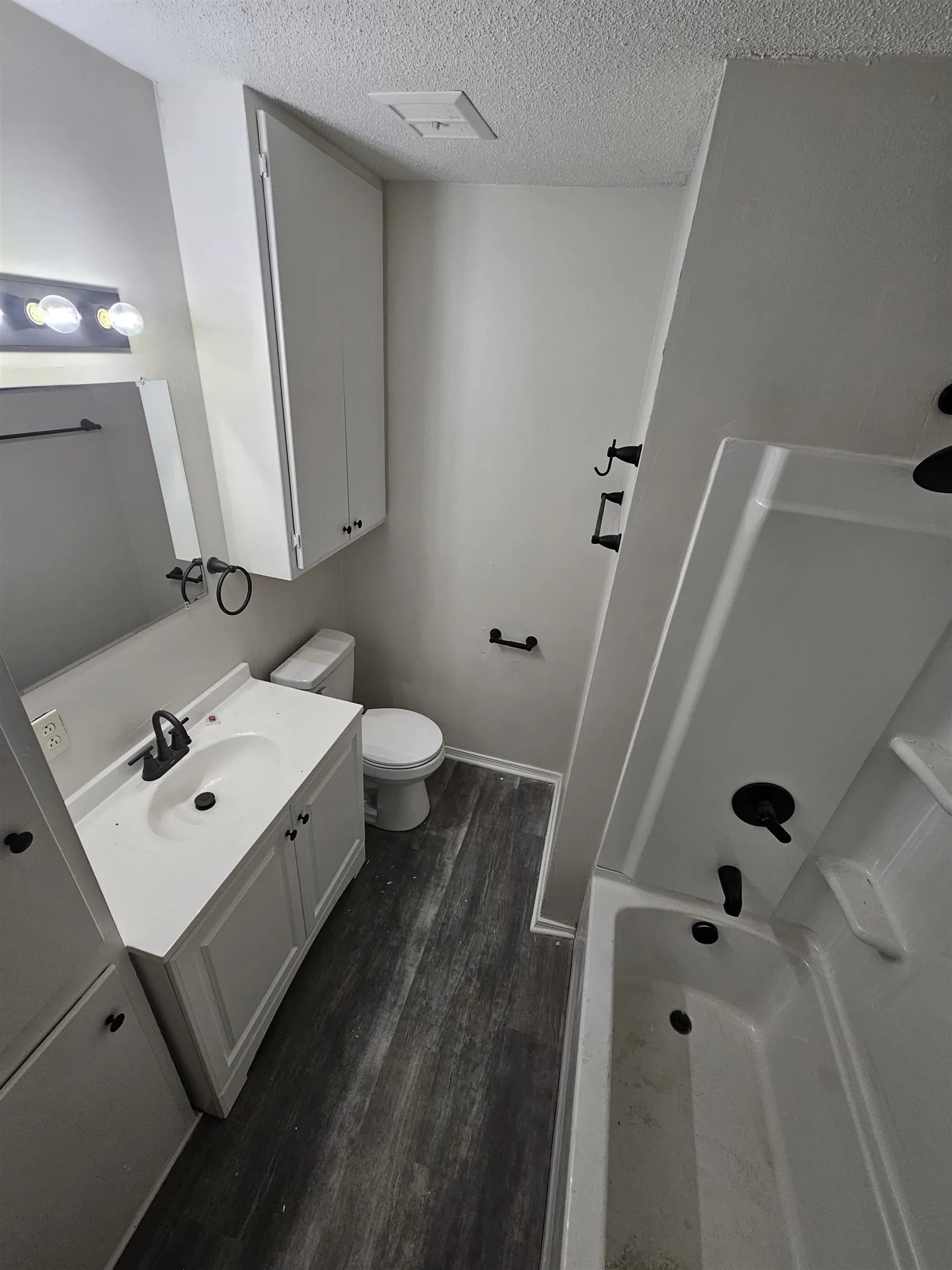 Property at 3211 S Fir, 1 - Image 4