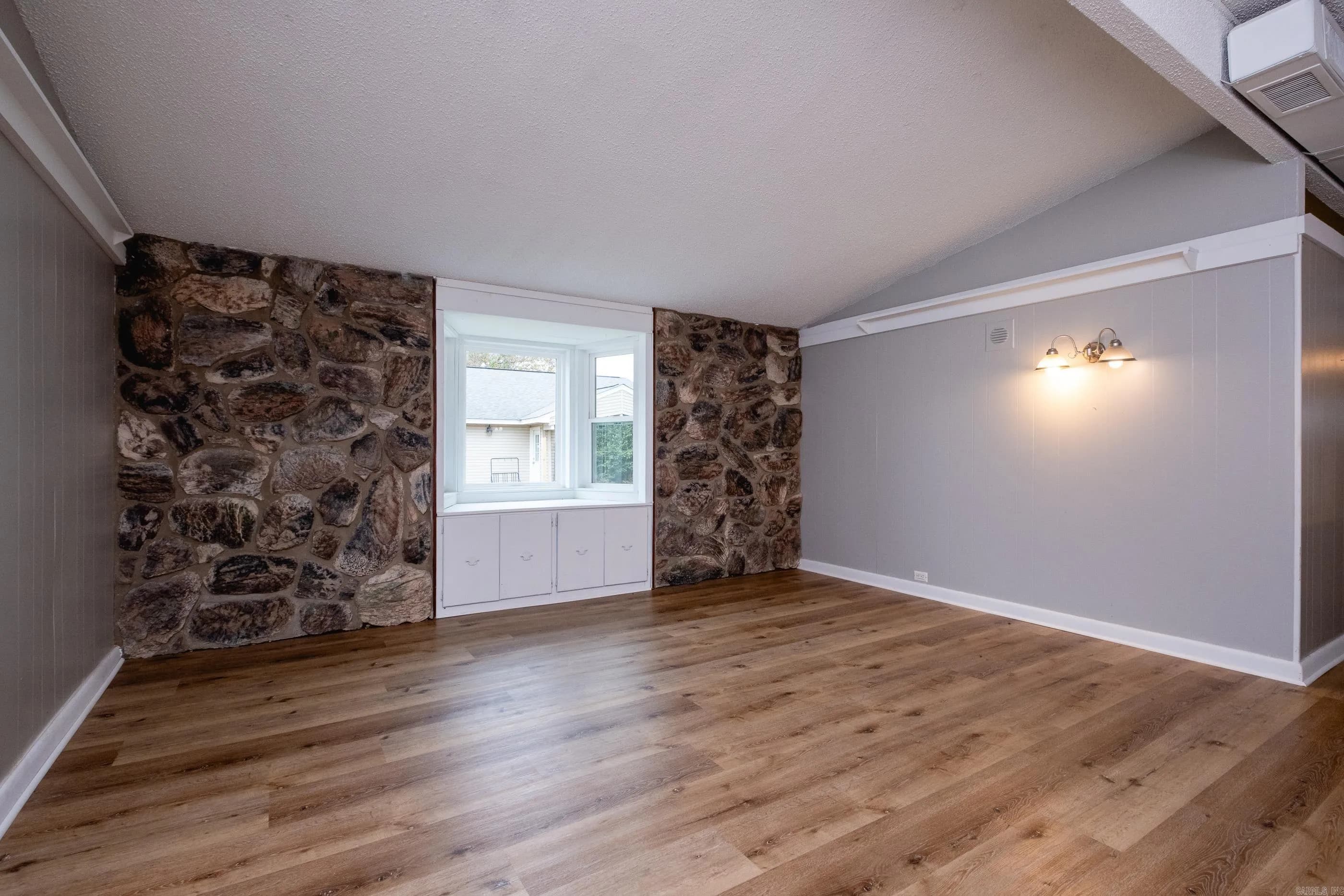 Property at 308  Braden - Image 4