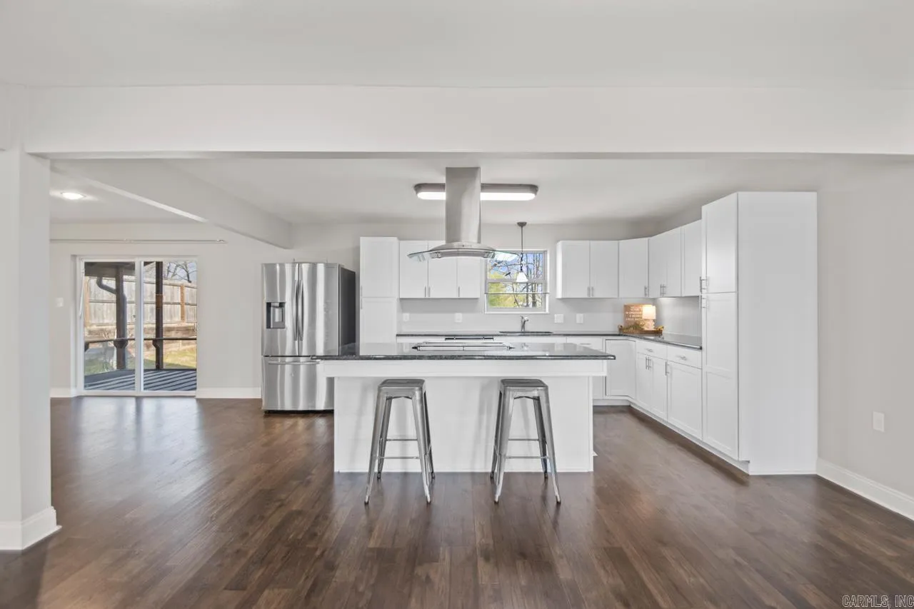 Property at 36  Greenview - Image 4